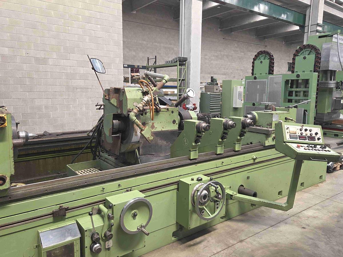 Usato RETTIFICA PER ESTERNI KIKINDA AFE 400 x 3000