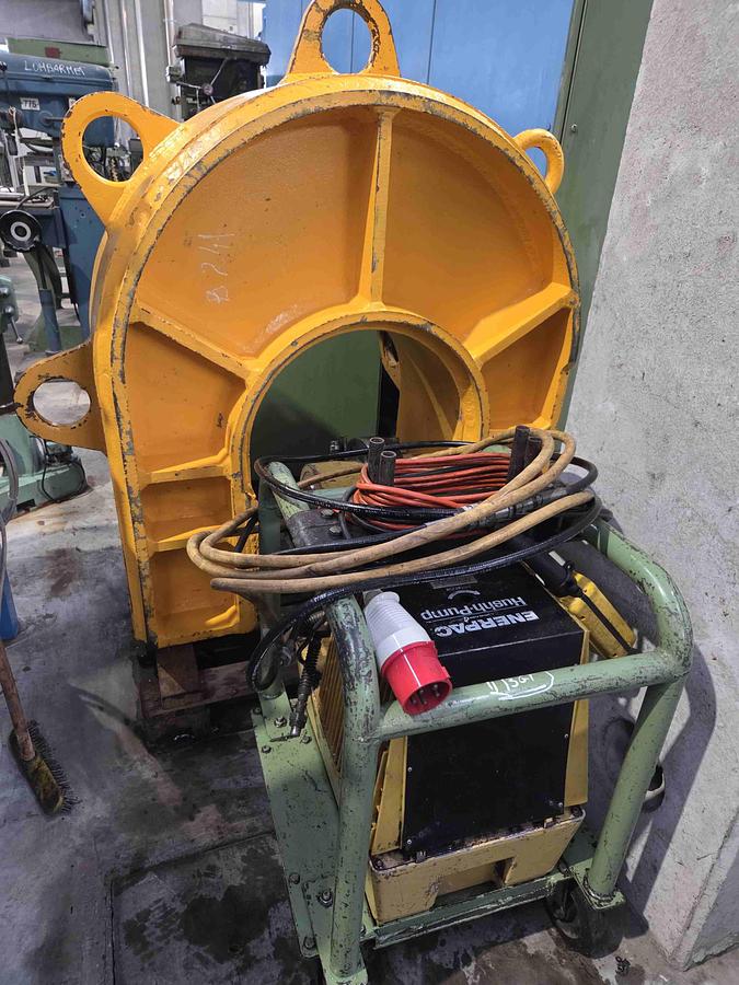 Usato MARTINETTO DI SOLLEVAMENTO ENERPAC 570-700 BAR