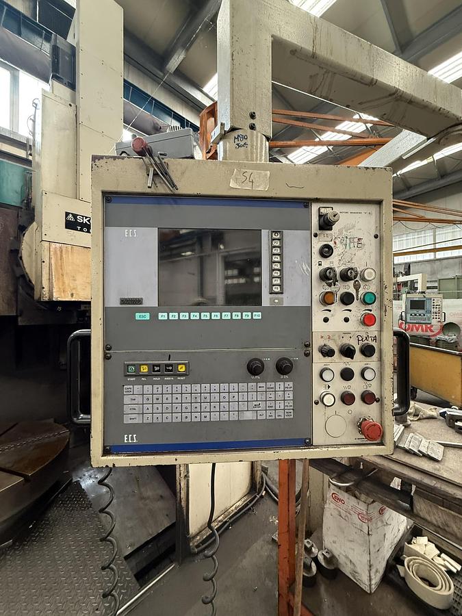 Usato TORNIO VERTICALE TOS SKQ 12 CNC