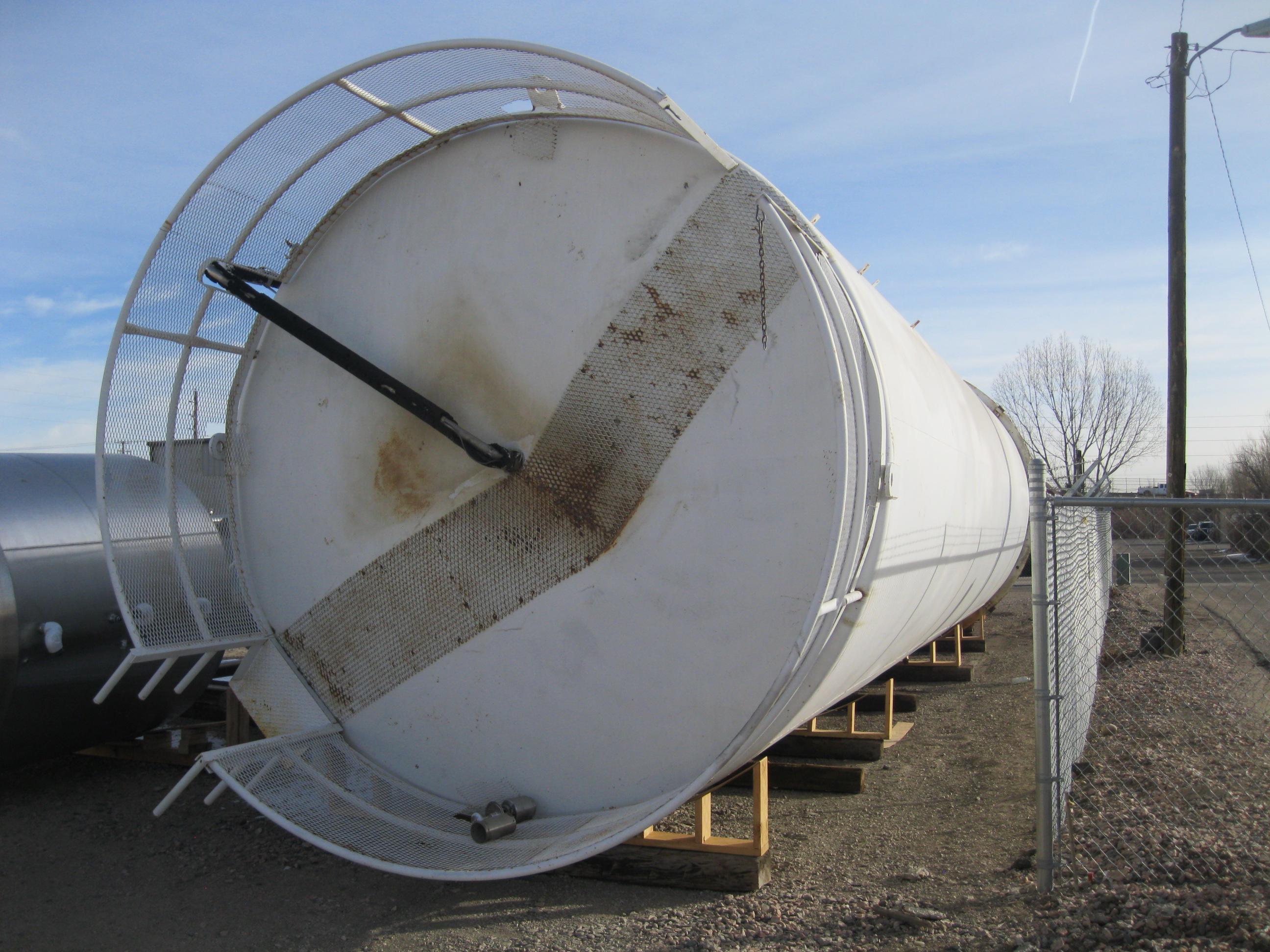 Usado 30000 GALLON STORAGE SILO TANK. MUELLER. VERTICAL