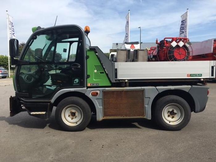 Gebruikt Ausa M 200 H