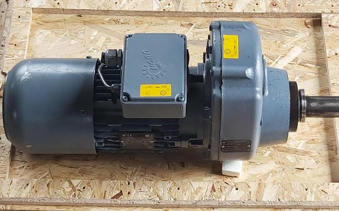 Gebraucht Stirnradgetriebemotor, SK 33Z-90 L/4 BRE20, 1395/33 rpm, Nord Drivesystems,  gebraucht-Top