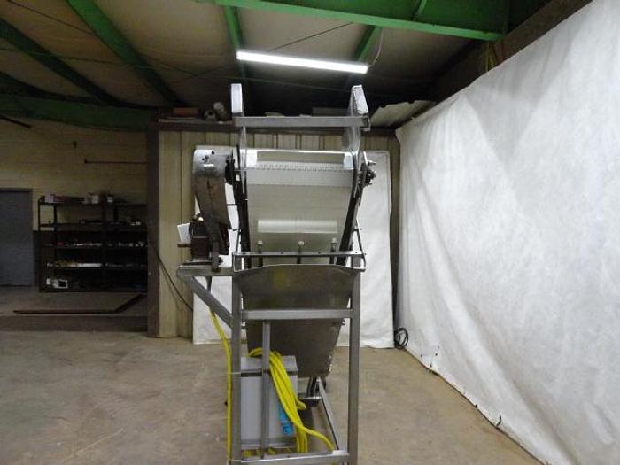 Used Incline Conveyor; 14"W Cleated Belt