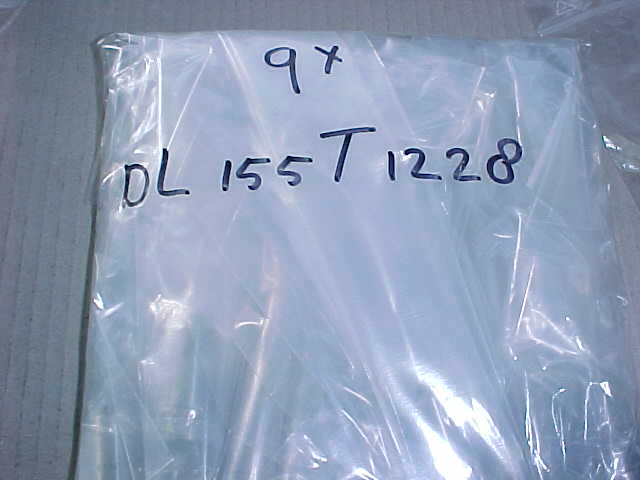 BOSCH INJECTOR NOZZLE  DL155T1228 NEW !!