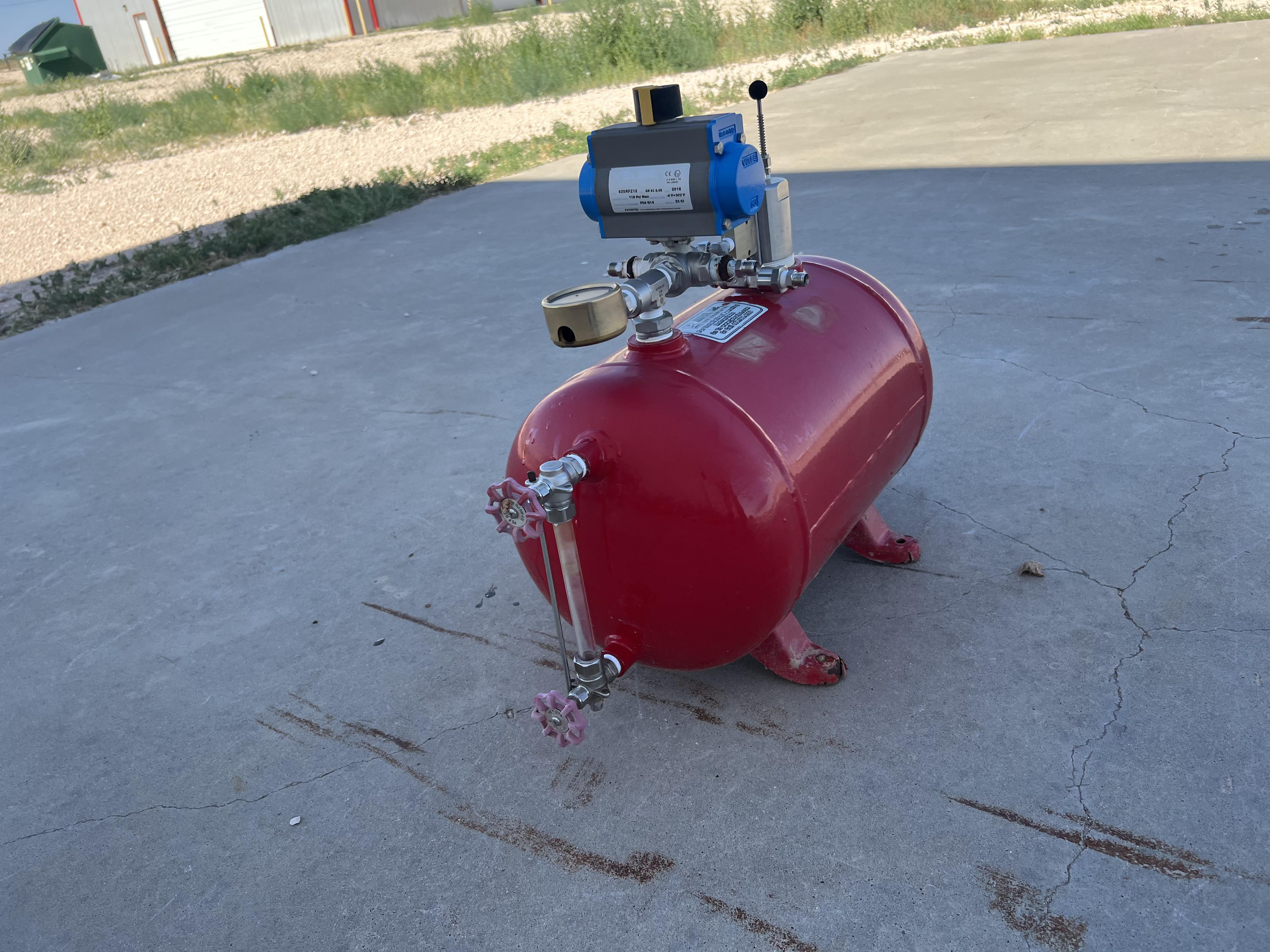 Used Blowcase, Horizontal, 8.9 gal, 200#