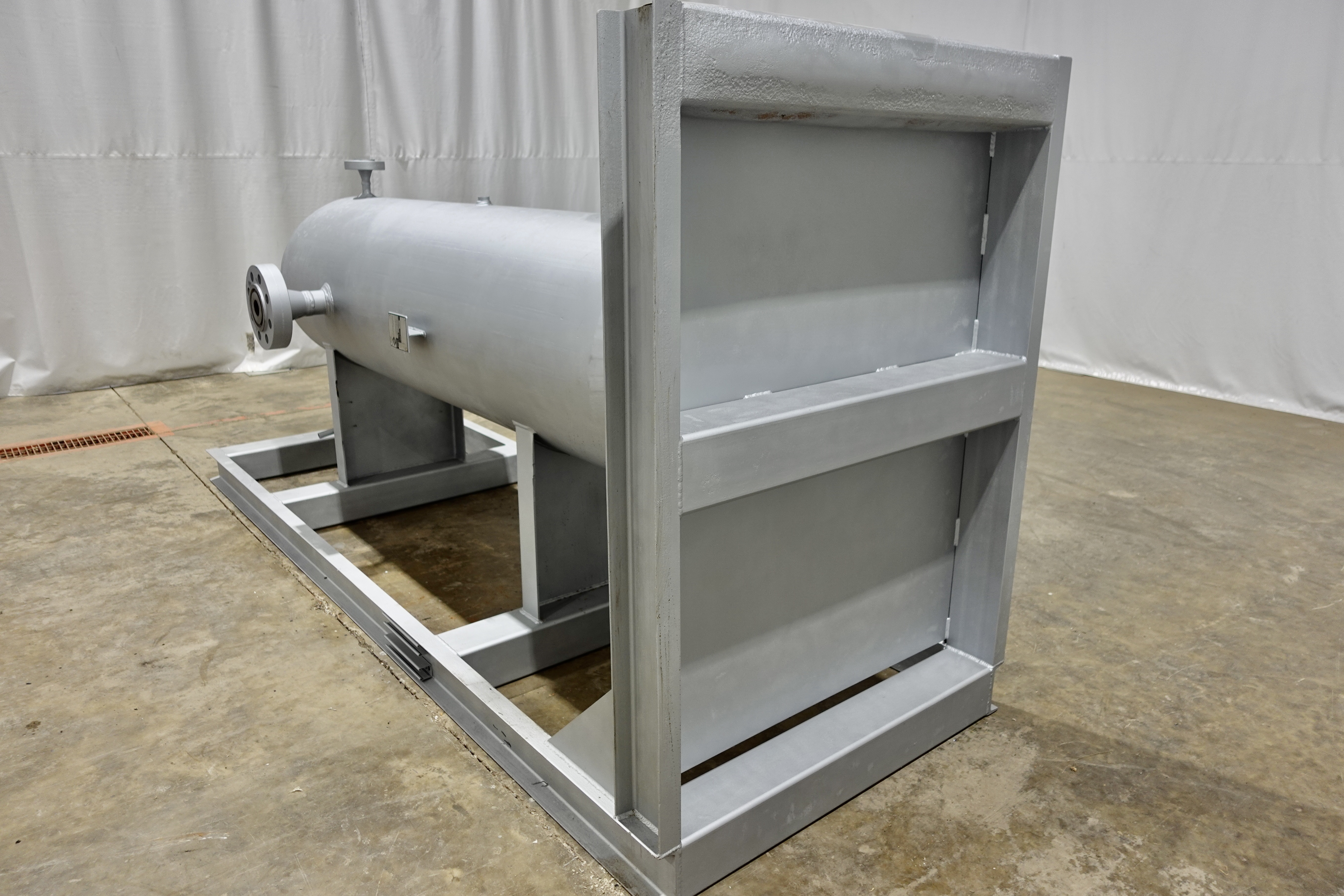 Refurbished Sand Trap, Gravity, 28"x8', 5000#