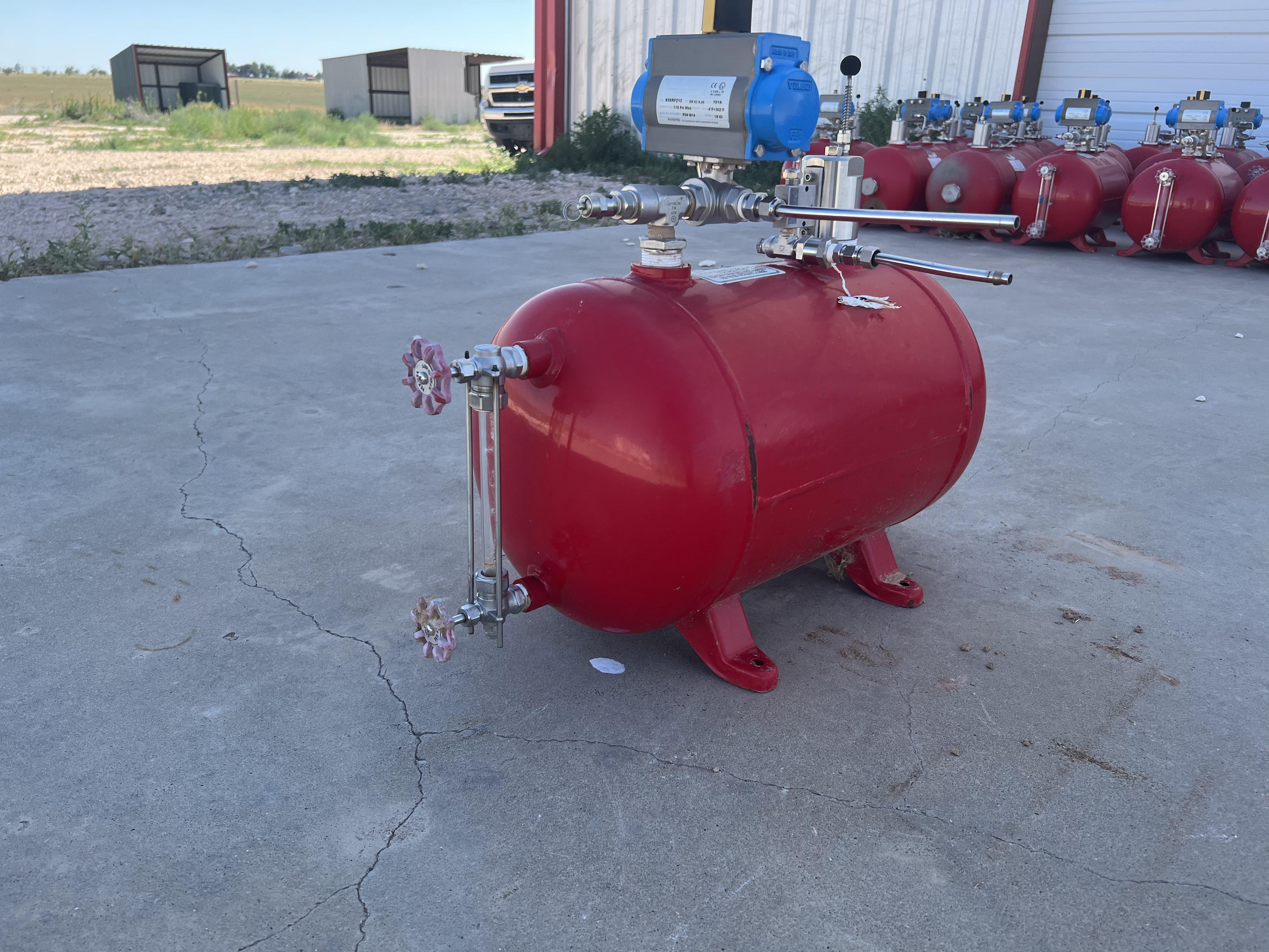 Used Blowcase, Horizontal, 8.9 gal, 200#