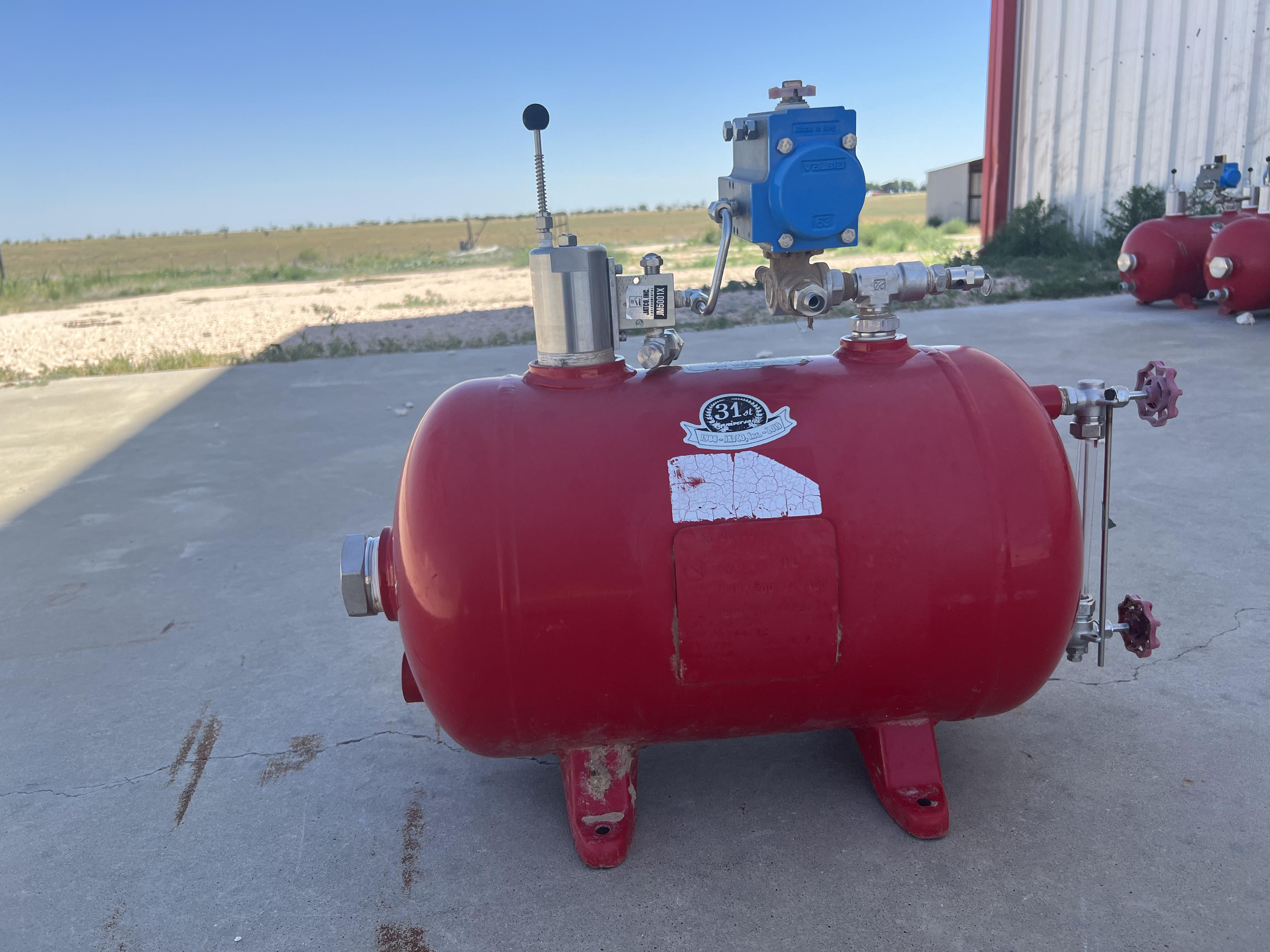 Used Blowcase, Horizontal, 8.9 gal, 200#