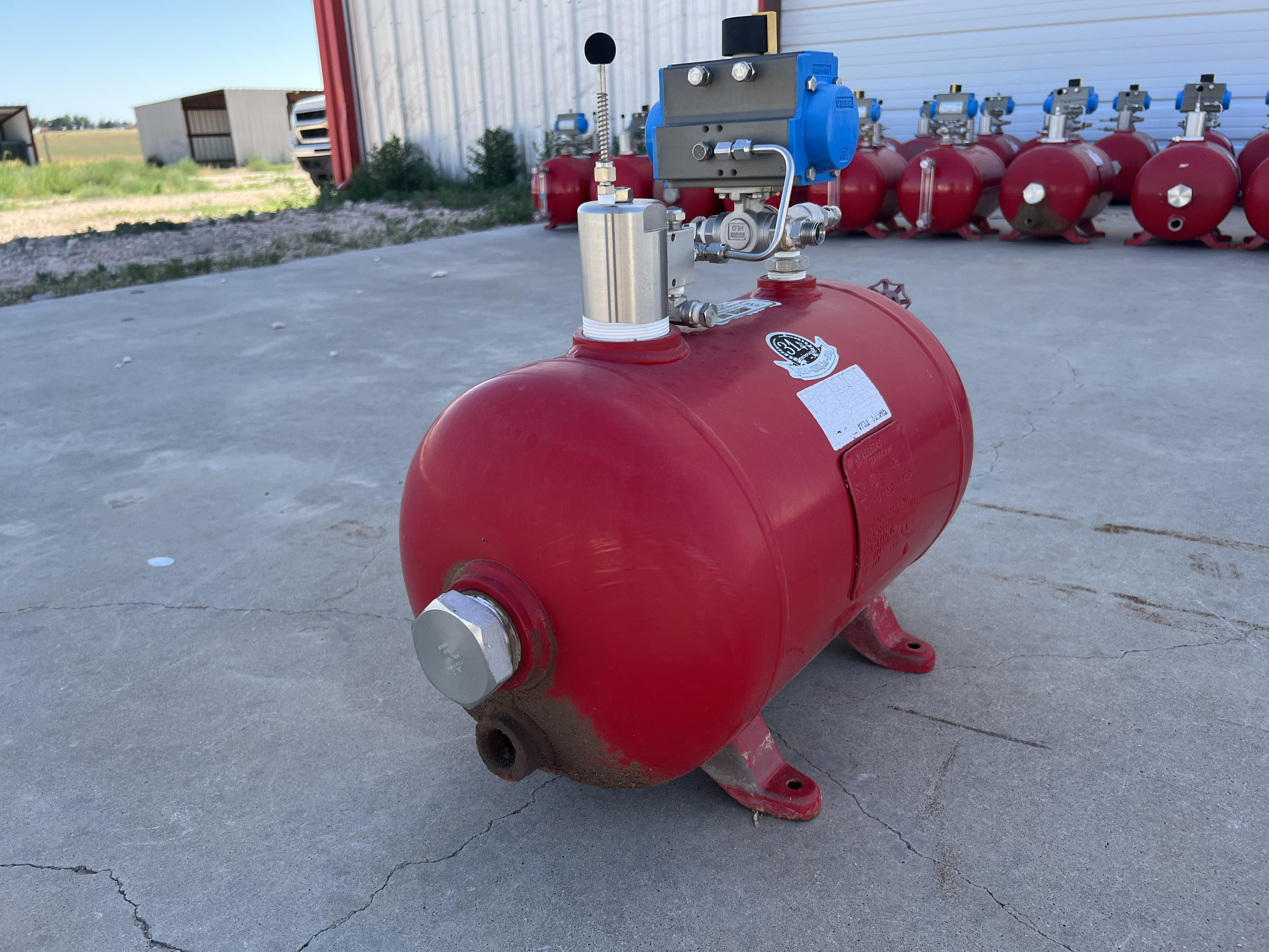 Used Blowcase, Horizontal, 8.9 gal, 200#