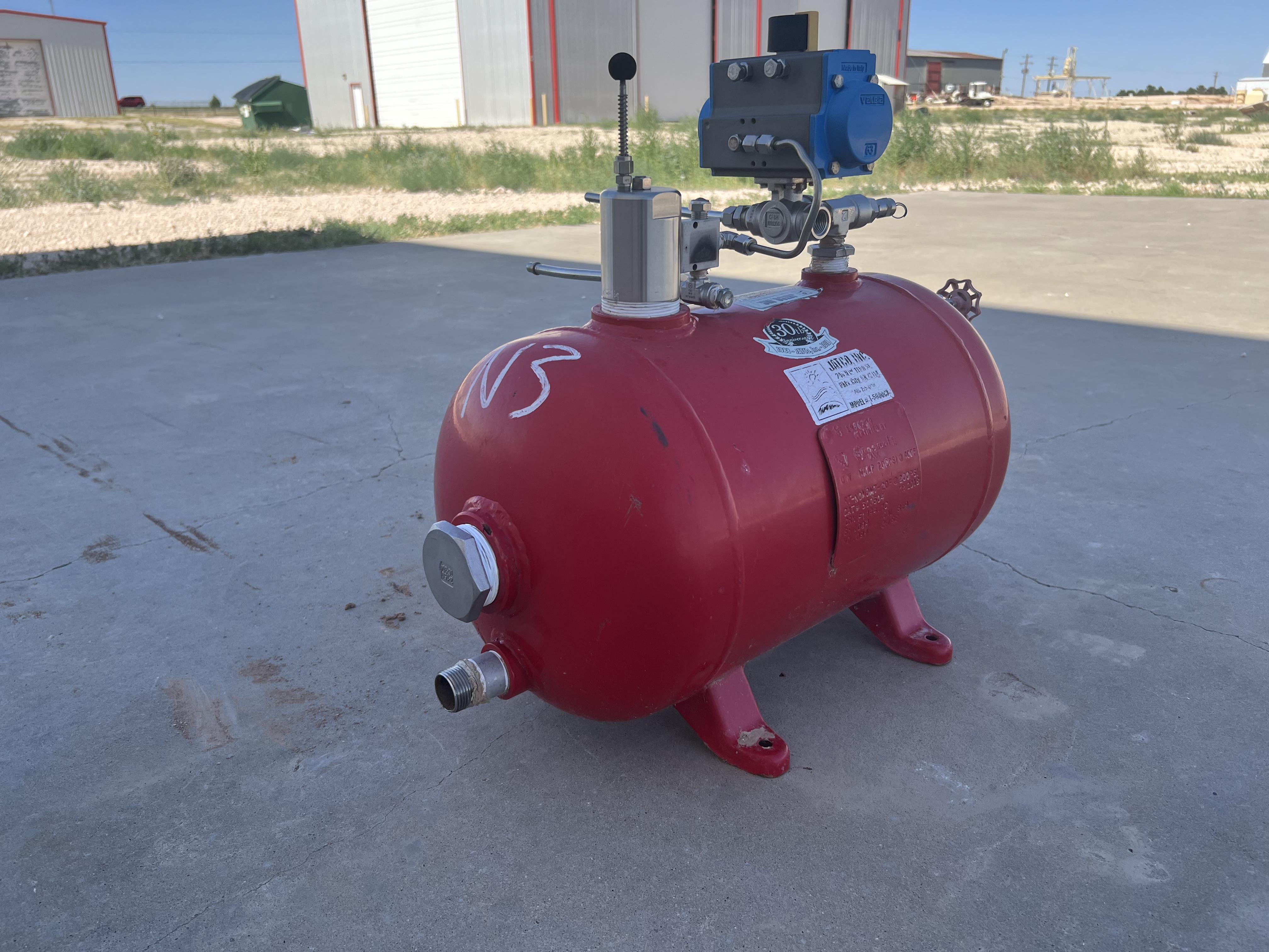 Used Blowcase, Horizontal, 8.9 gal, 200#