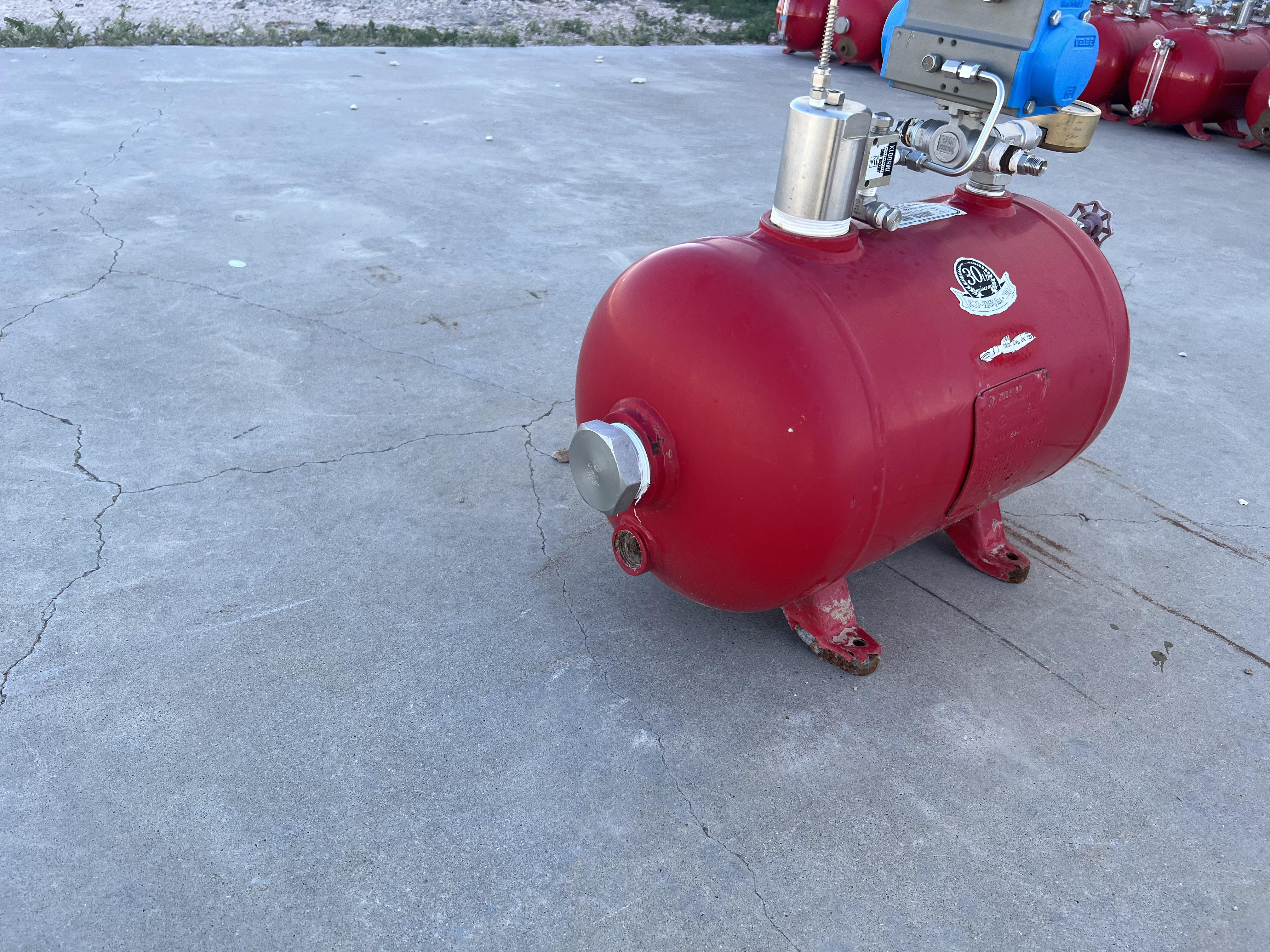 Used Blowcase, Horizontal, 8.9 gal, 200#