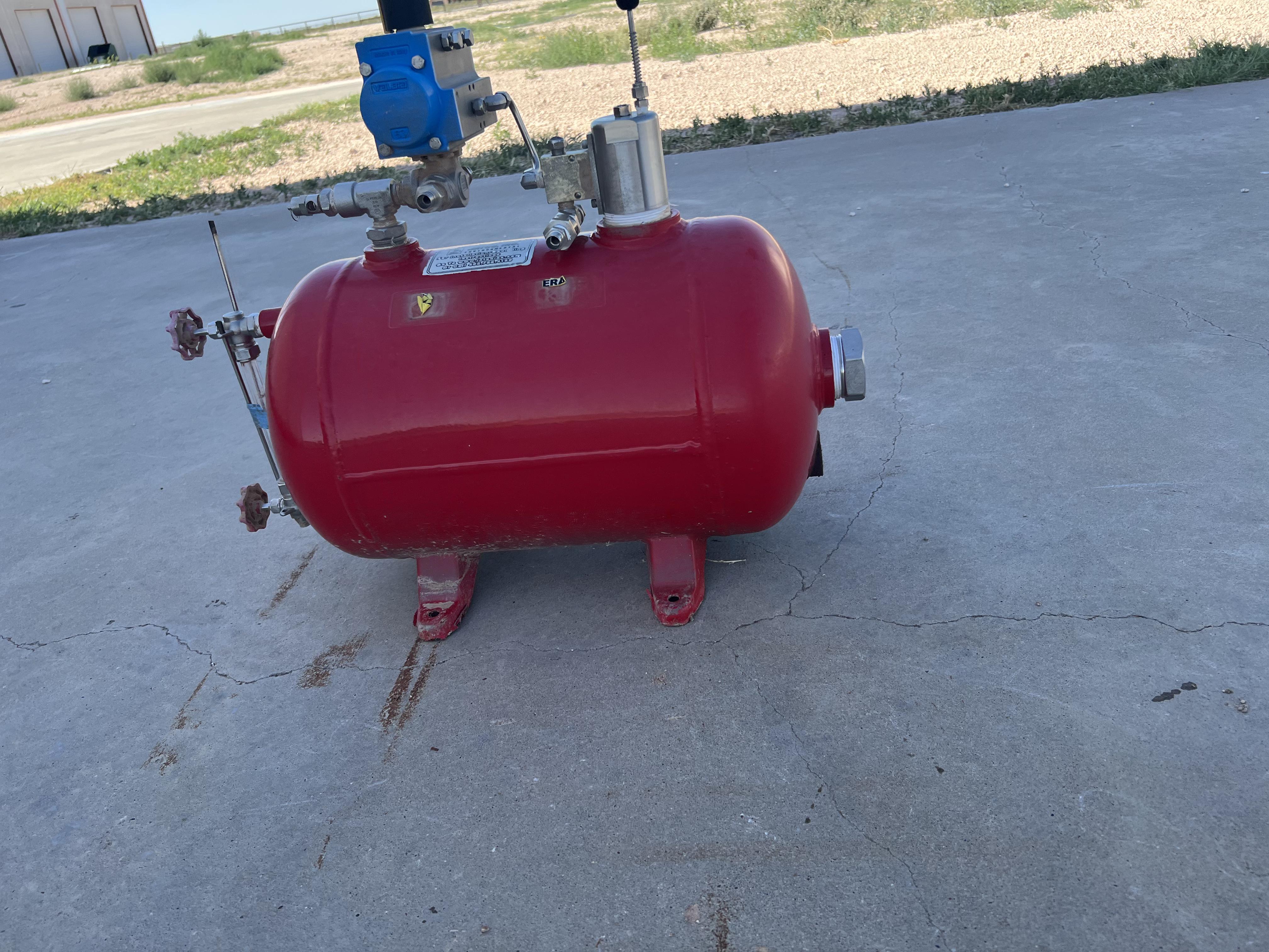 Used Blowcase, Horizontal, 8.9 gal, 200#
