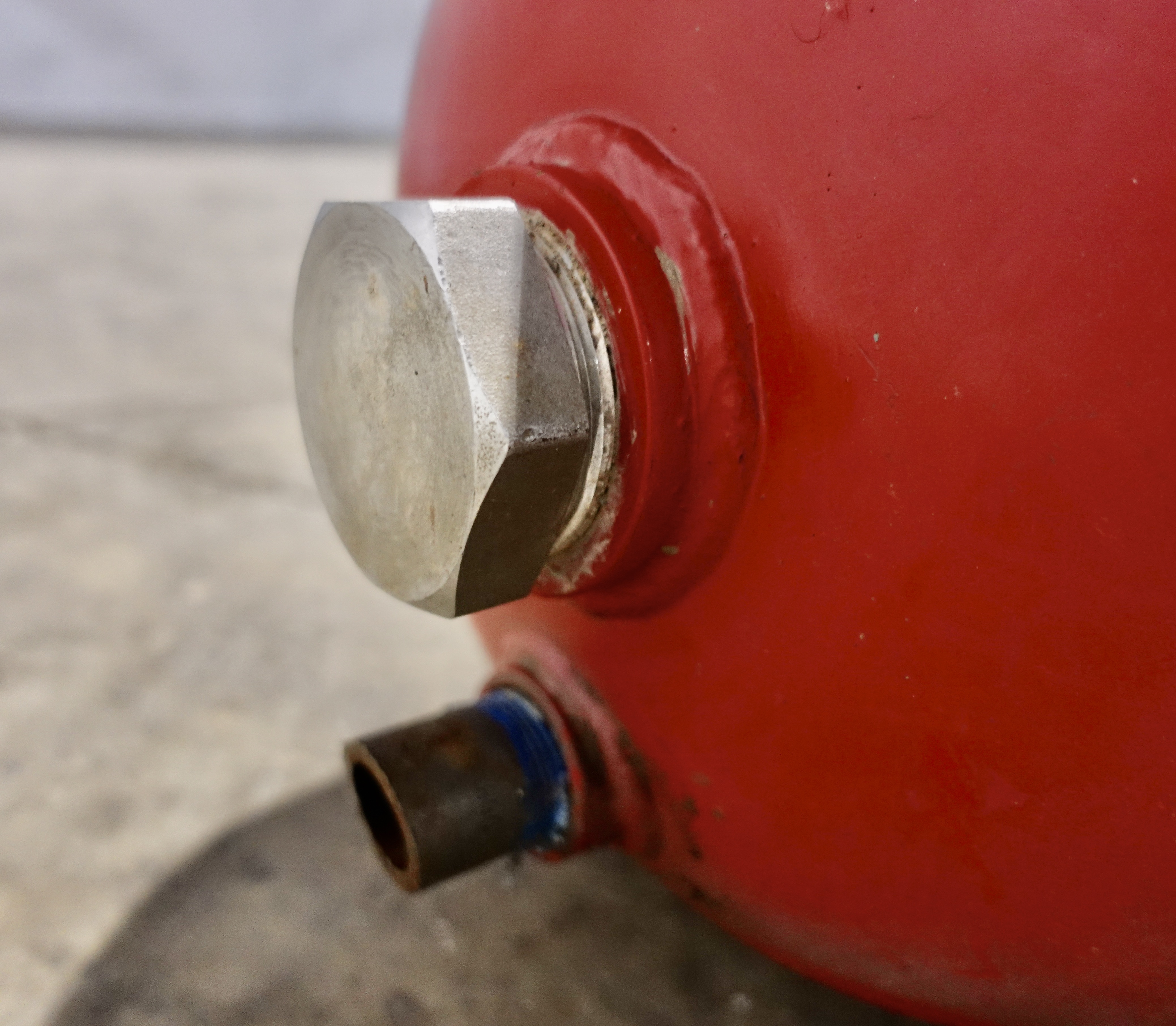 Used Blowcase, Horizontal, 8.9 gal, 200#