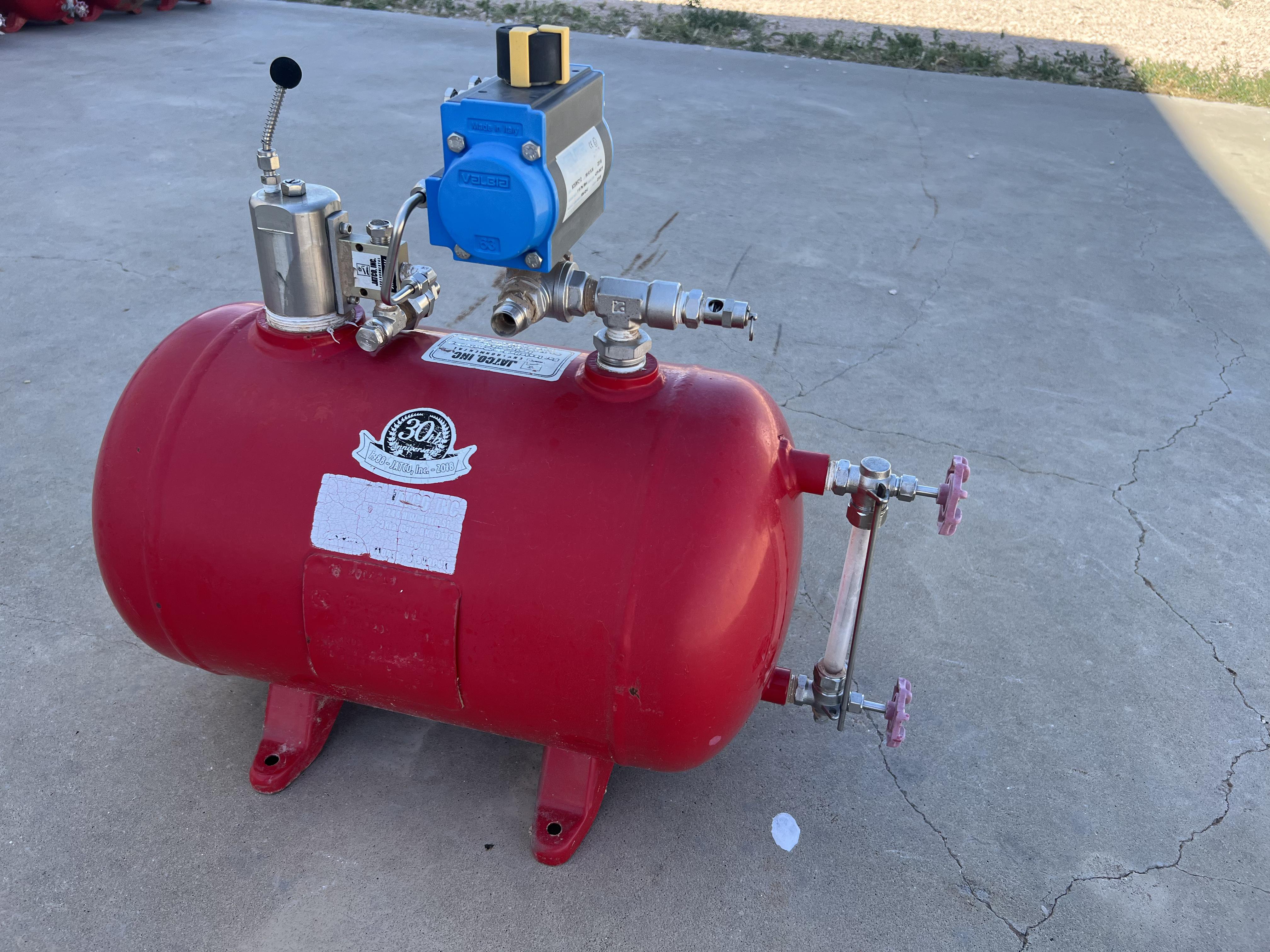 Used Blowcase, Horizontal, 8.9 gal, 200#