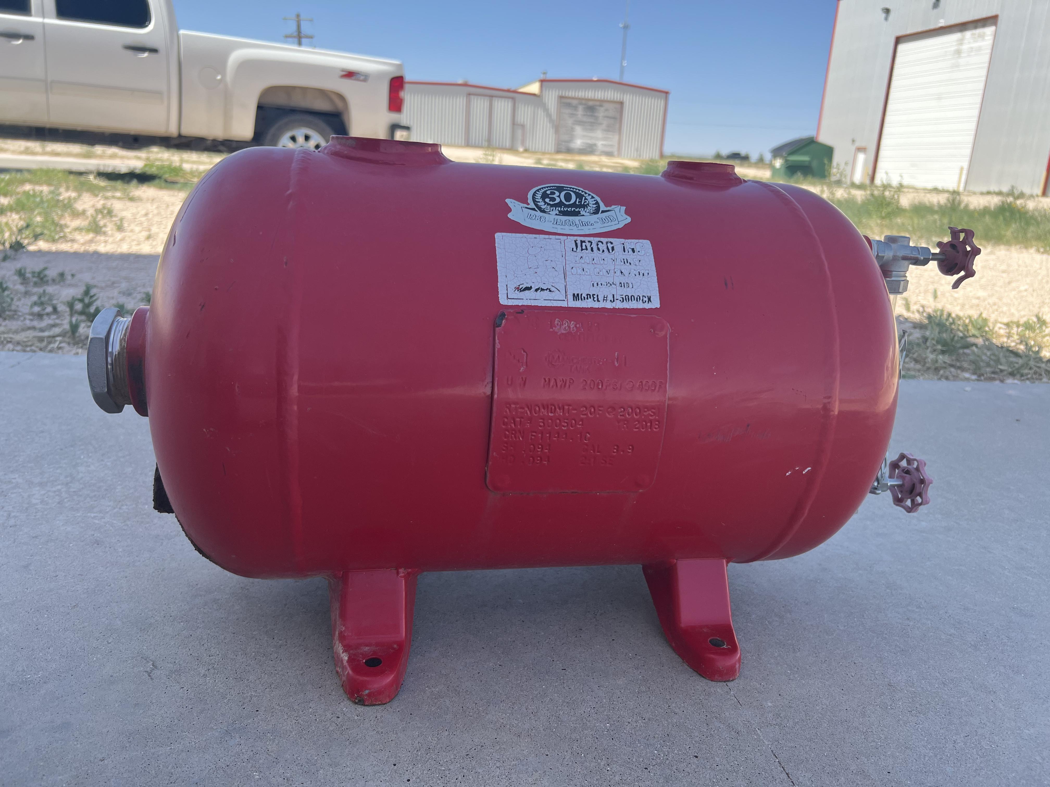 Used Blowcase, Horizontal, 8.9 gal, 200#