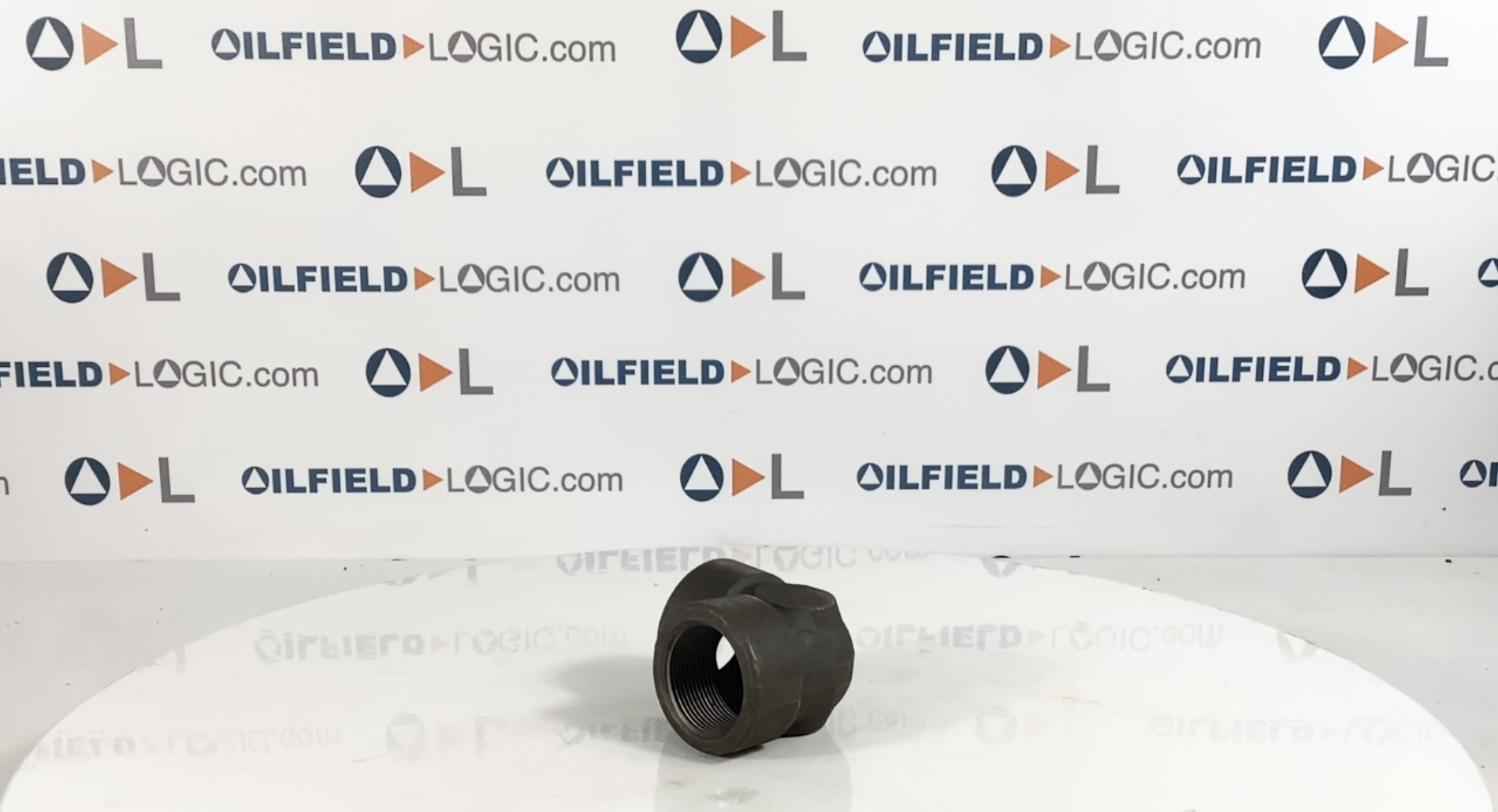 Elbow, THD, 1-1/2", FNPT, 2M, SA105