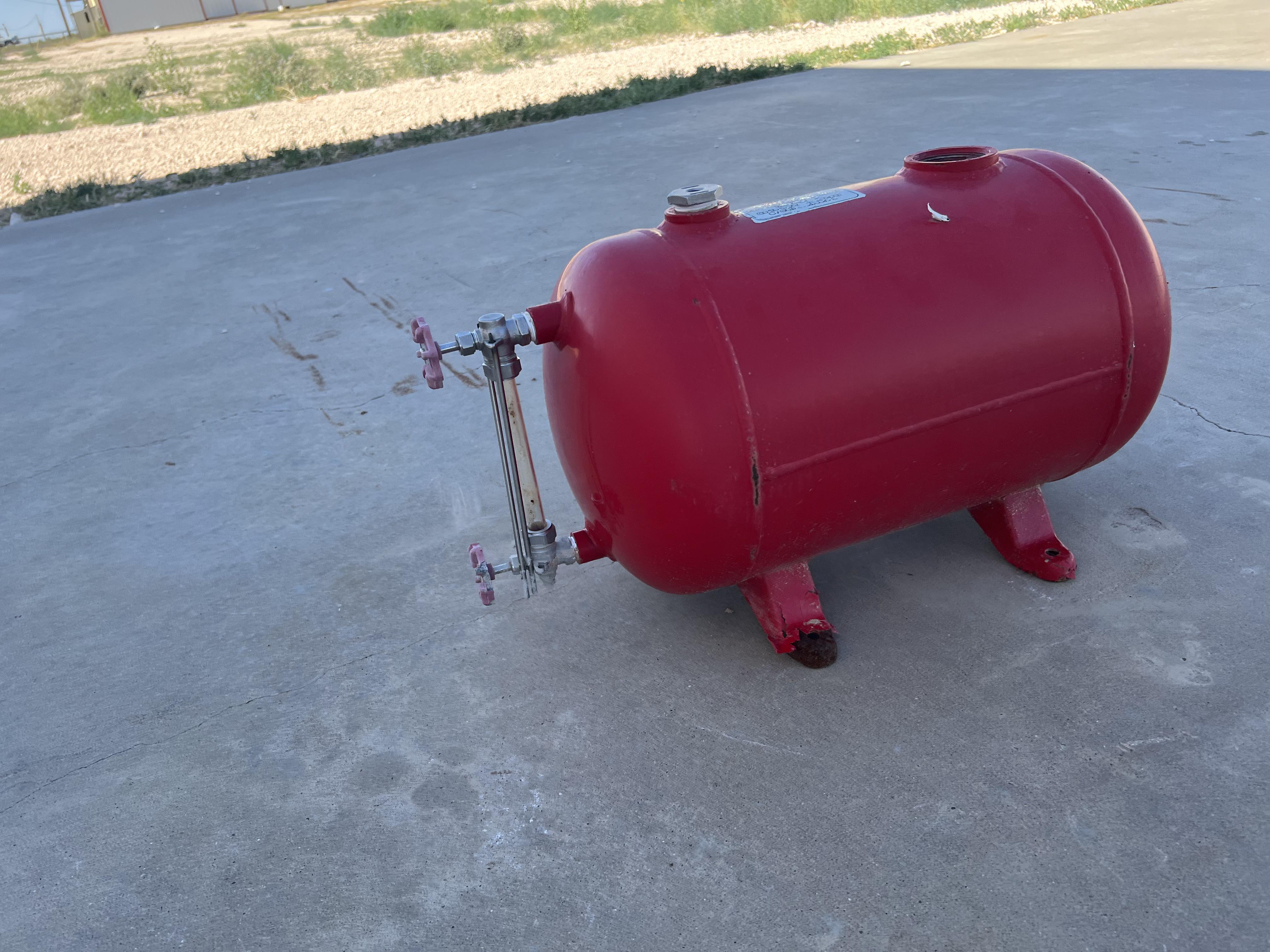 Used Blowcase, Horizontal, 8.9 gal, 200#