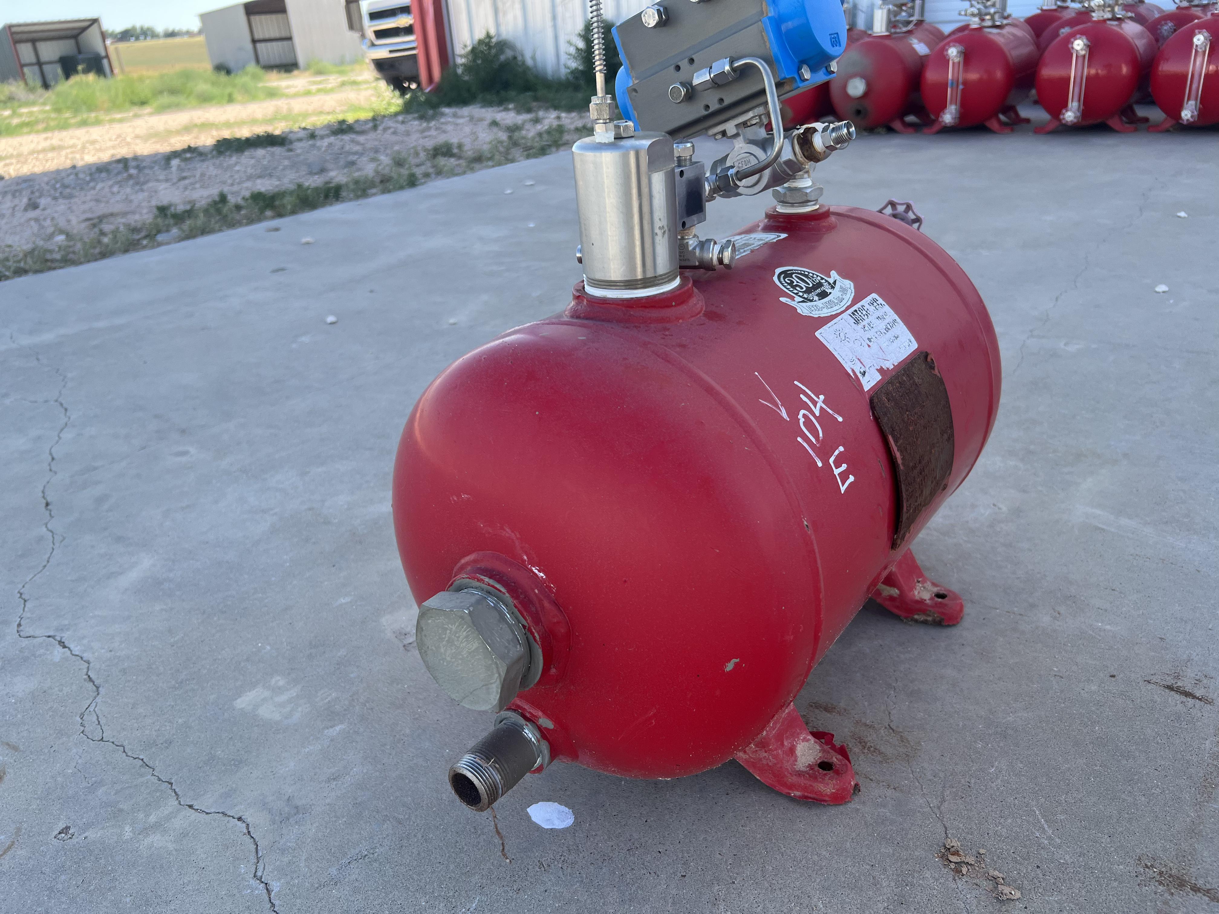 Used Blowcase, Horizontal, 8.9 gal, 200#