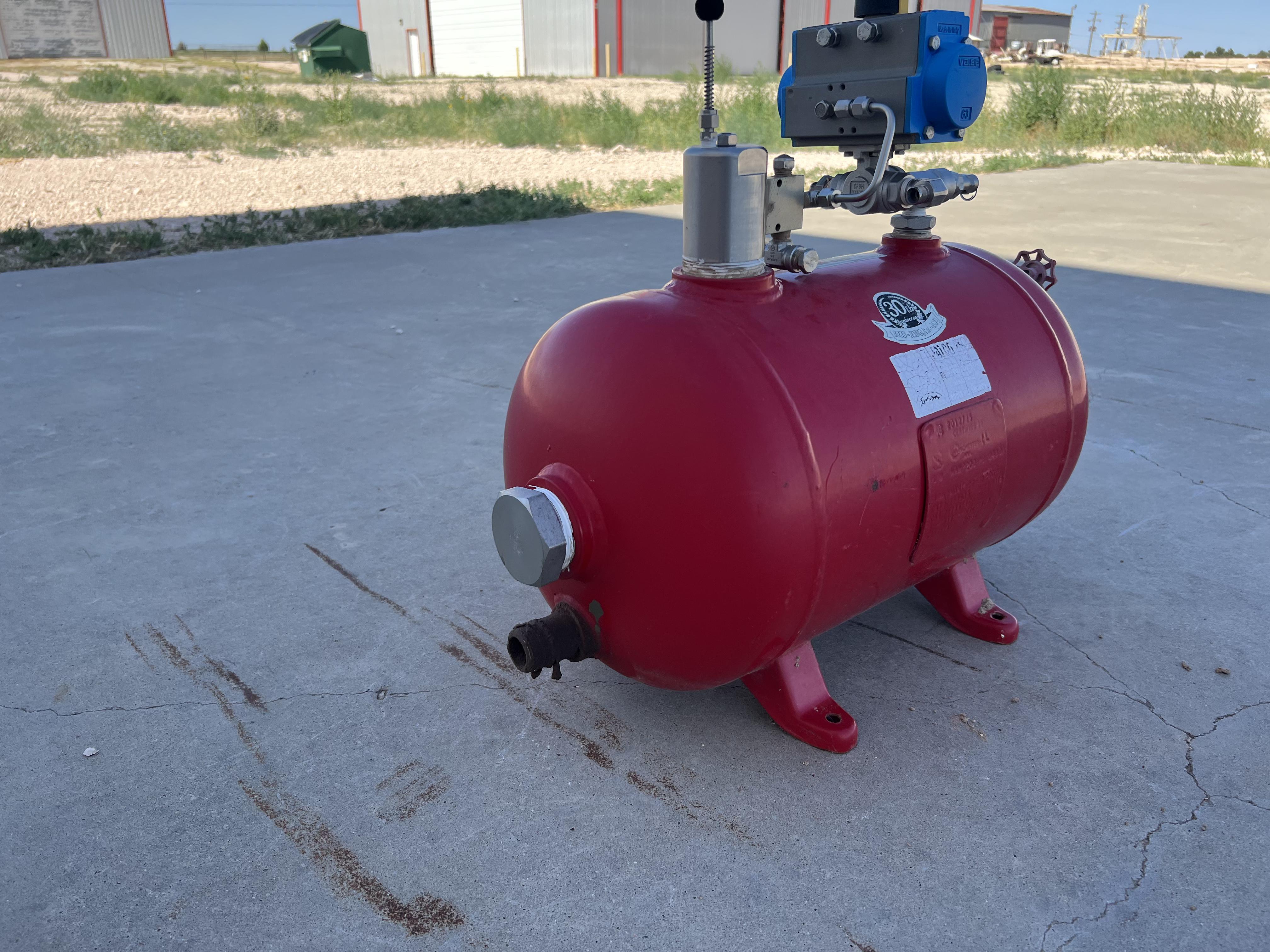 Used Blowcase, Horizontal, 8.9 gal, 200#