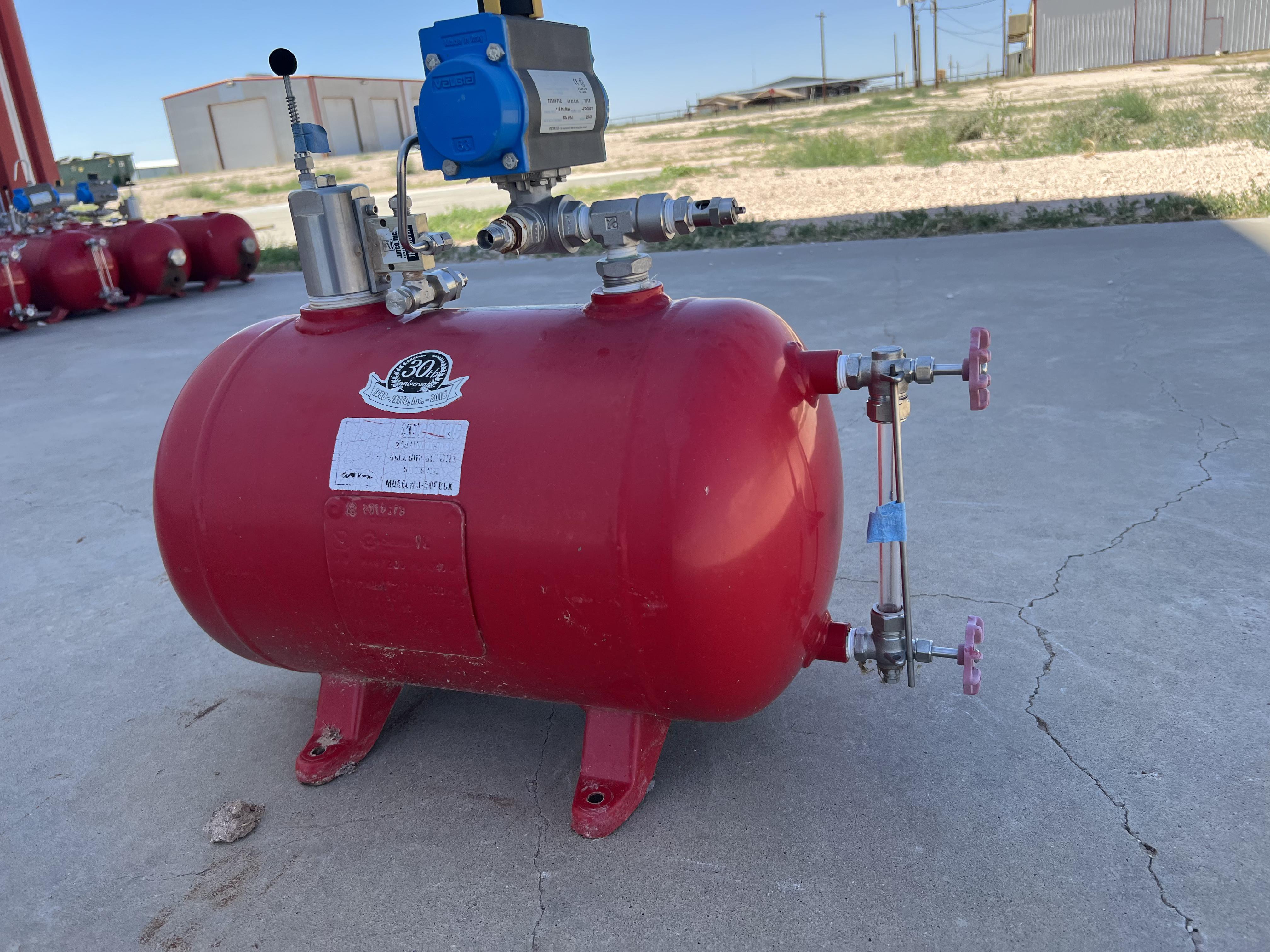 Used Blowcase, Horizontal, 8.9 gal, 200#