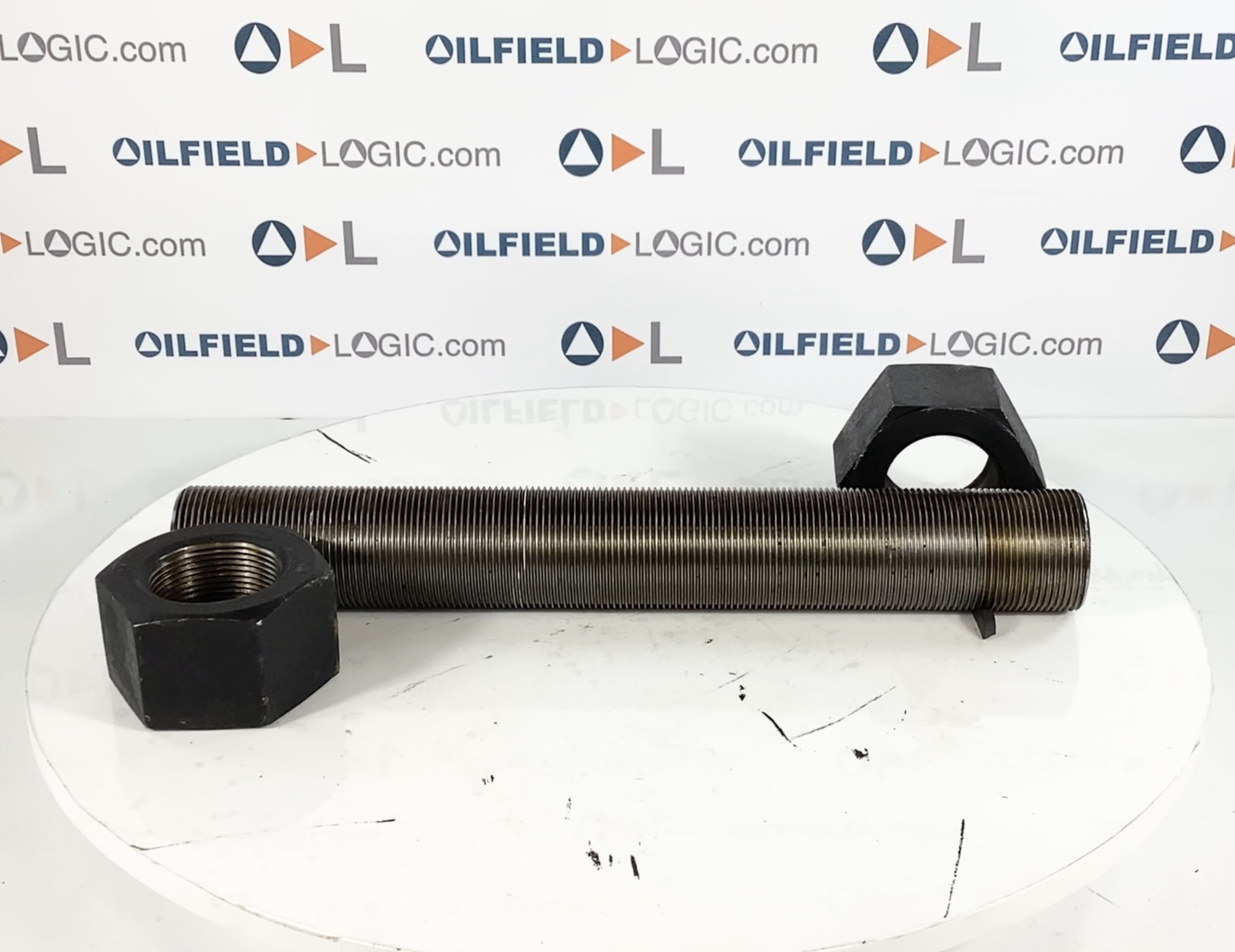 Stud, THD, 2-1/2"-8x18", B-7