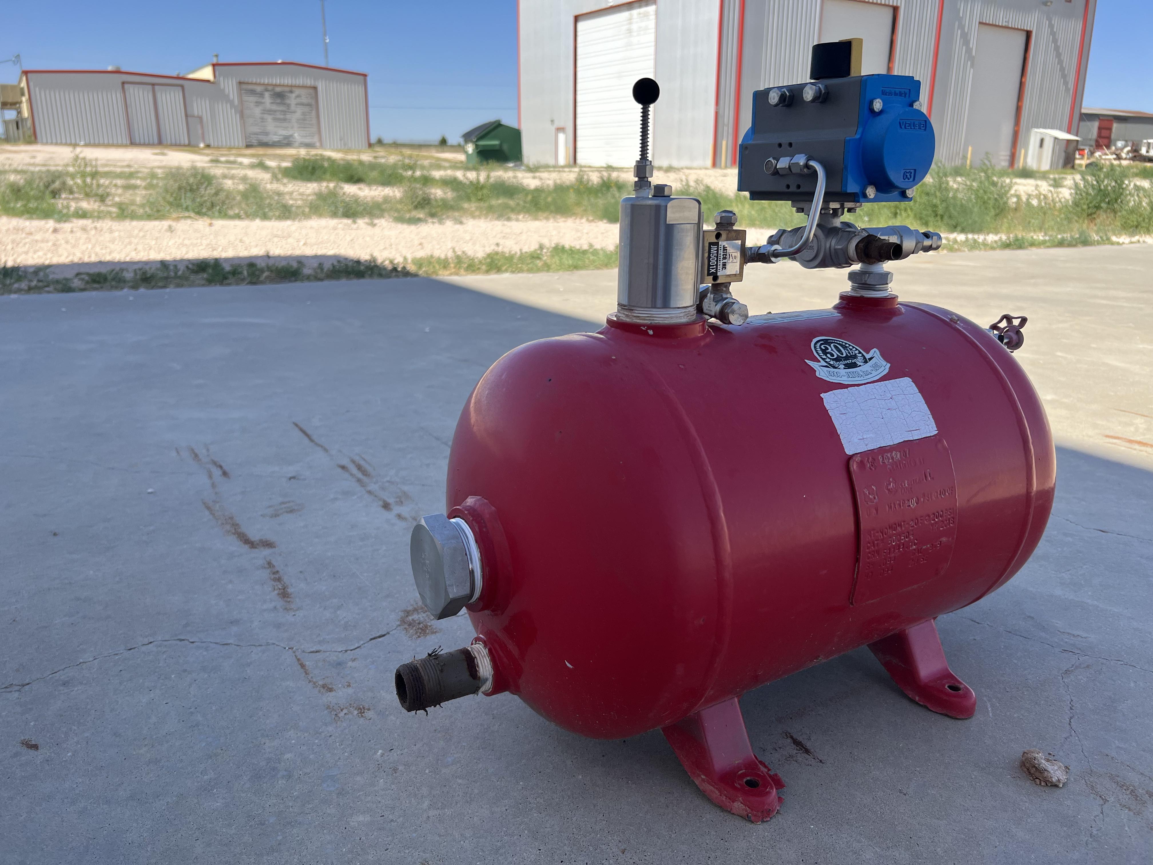 Used Blowcase, Horizontal, 8.9 gal, 200#