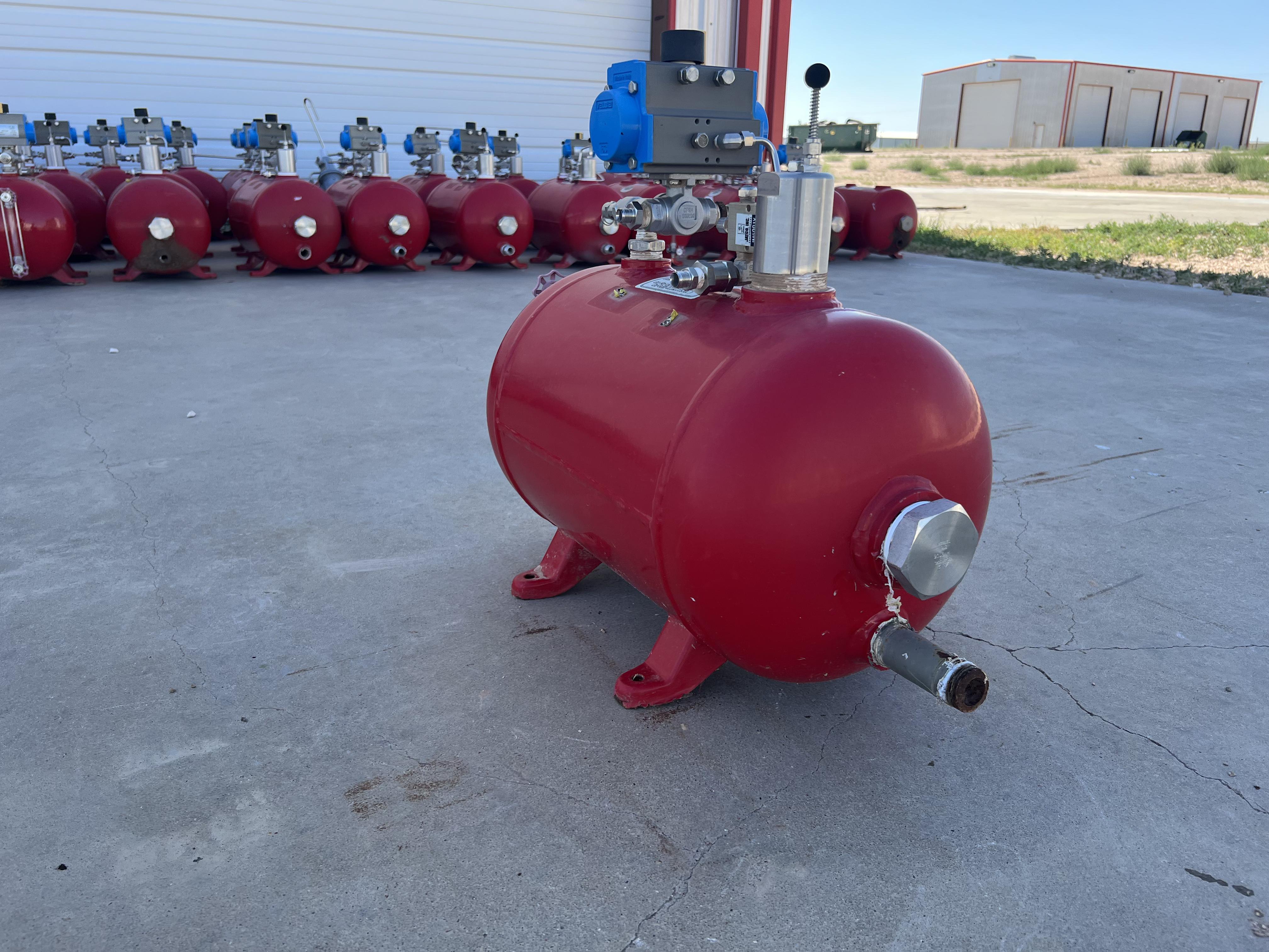 Used Blowcase, Horizontal, 8.9 gal, 200#