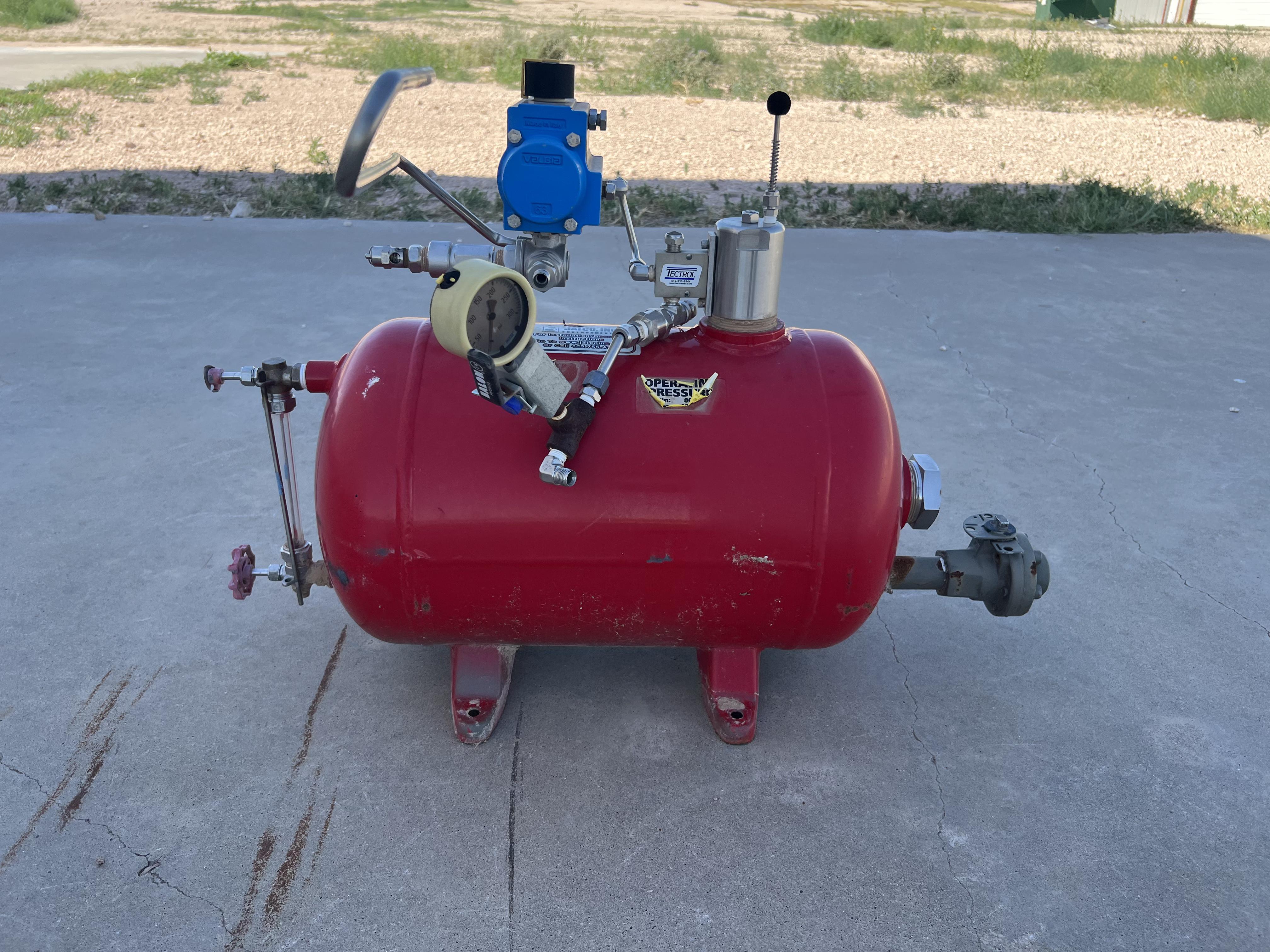 Used Blowcase, Horizontal, 8.9 gal, 200#