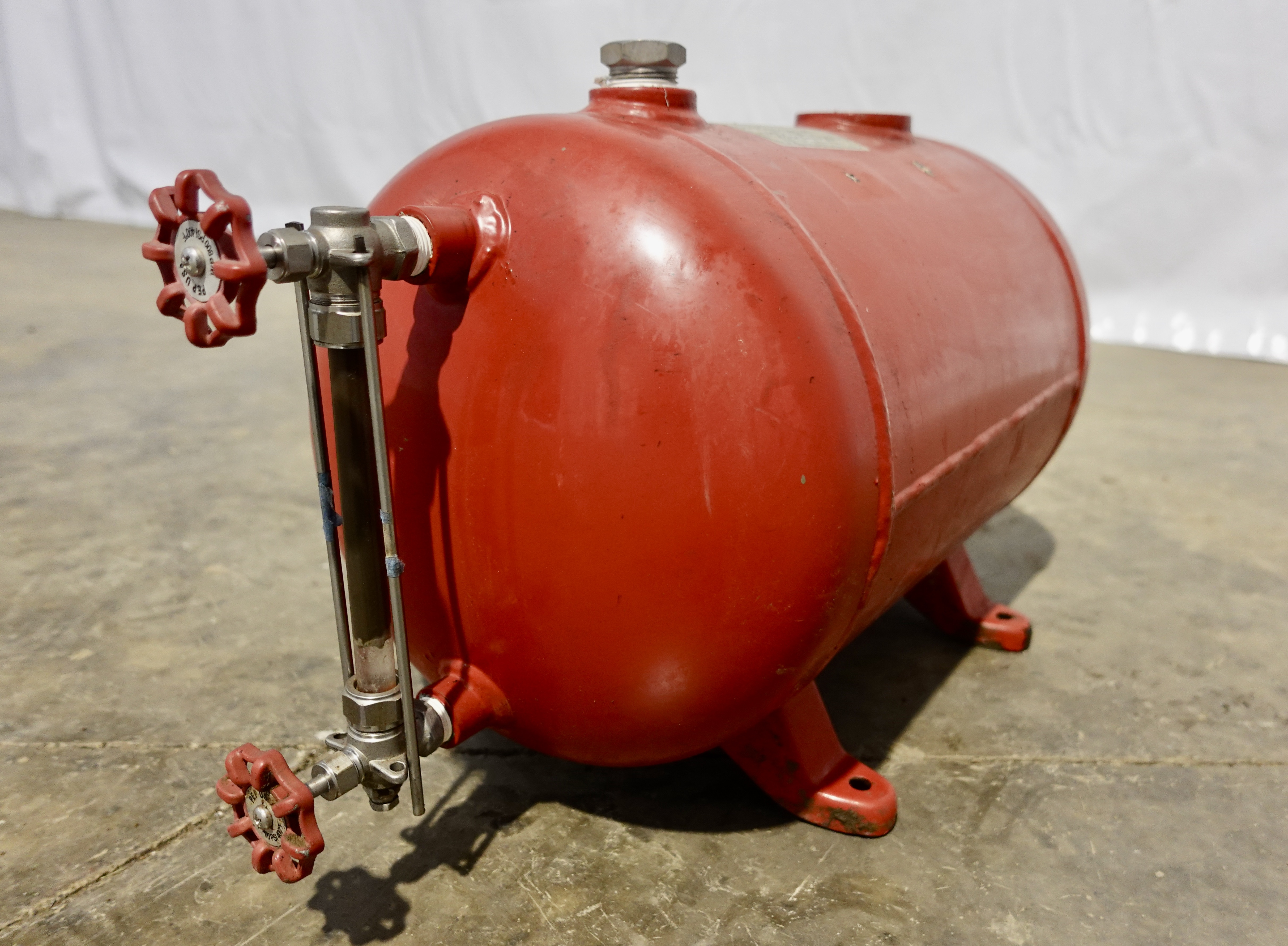 Used Blowcase, Horizontal, 8.9 gal, 200#