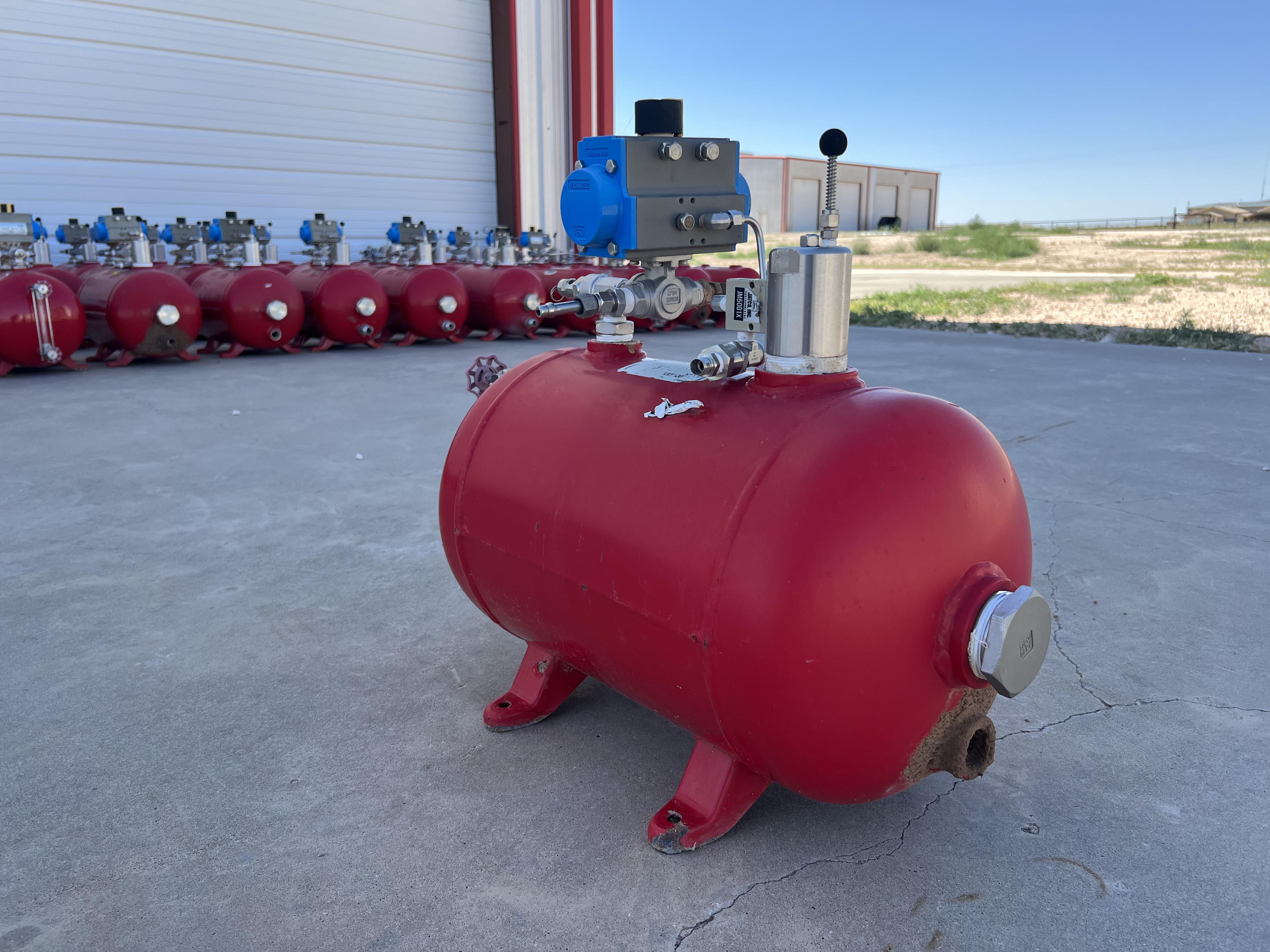 Used Blowcase, Horizontal, 8.9 gal, 200#