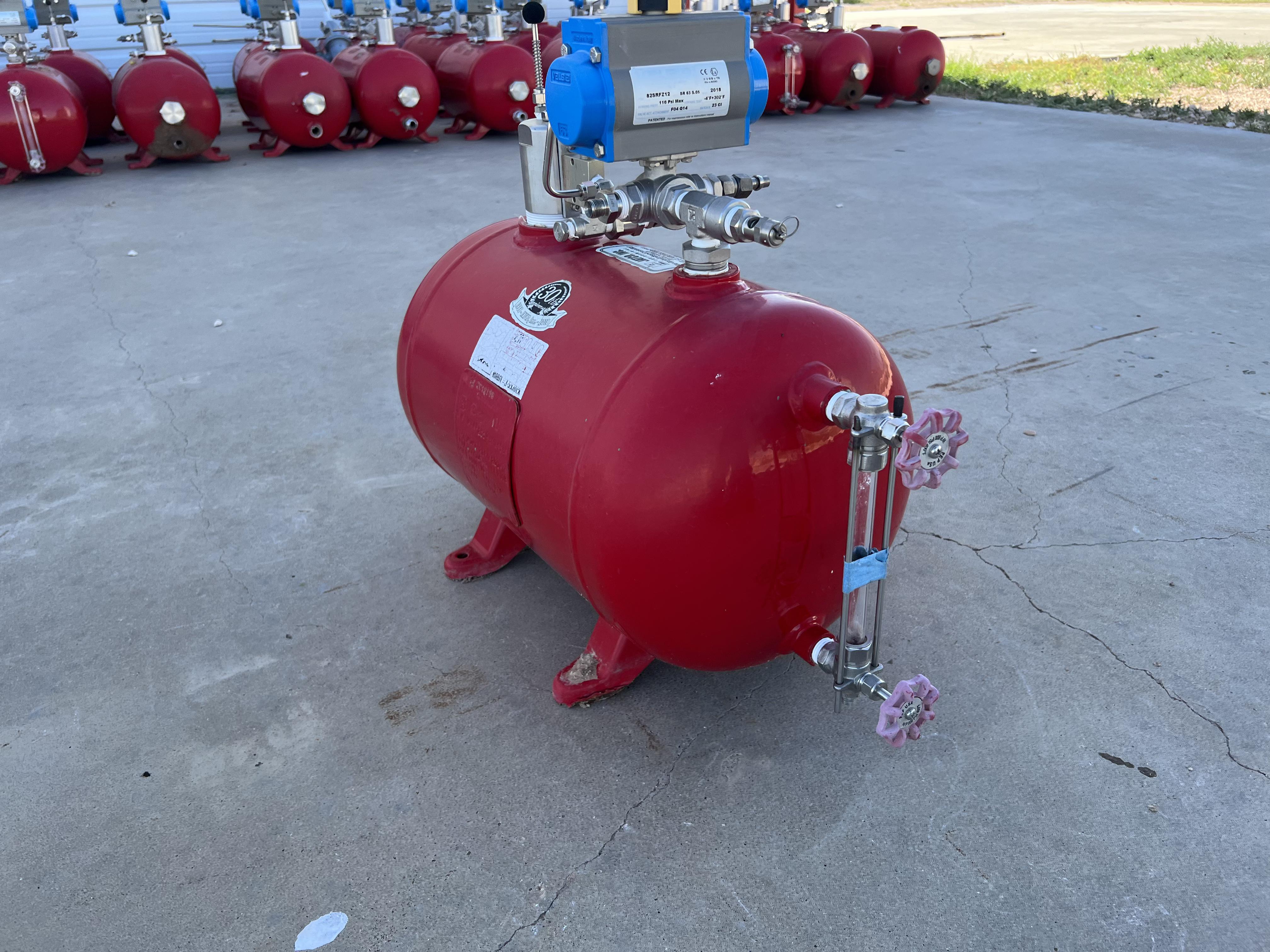 Used Blowcase, Horizontal, 8.9 gal, 200#