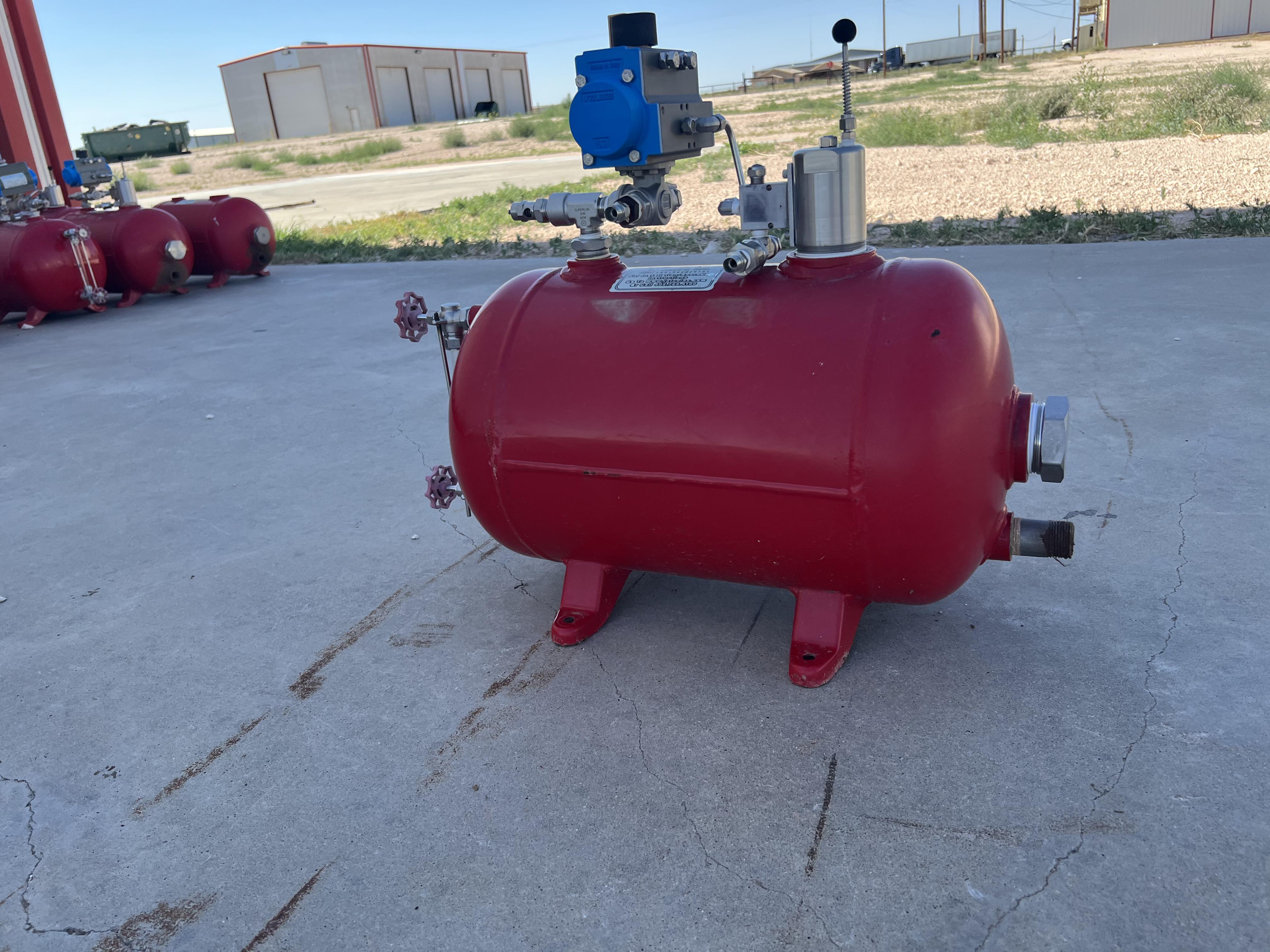 Used Blowcase, Horizontal, 8.9 gal, 200#