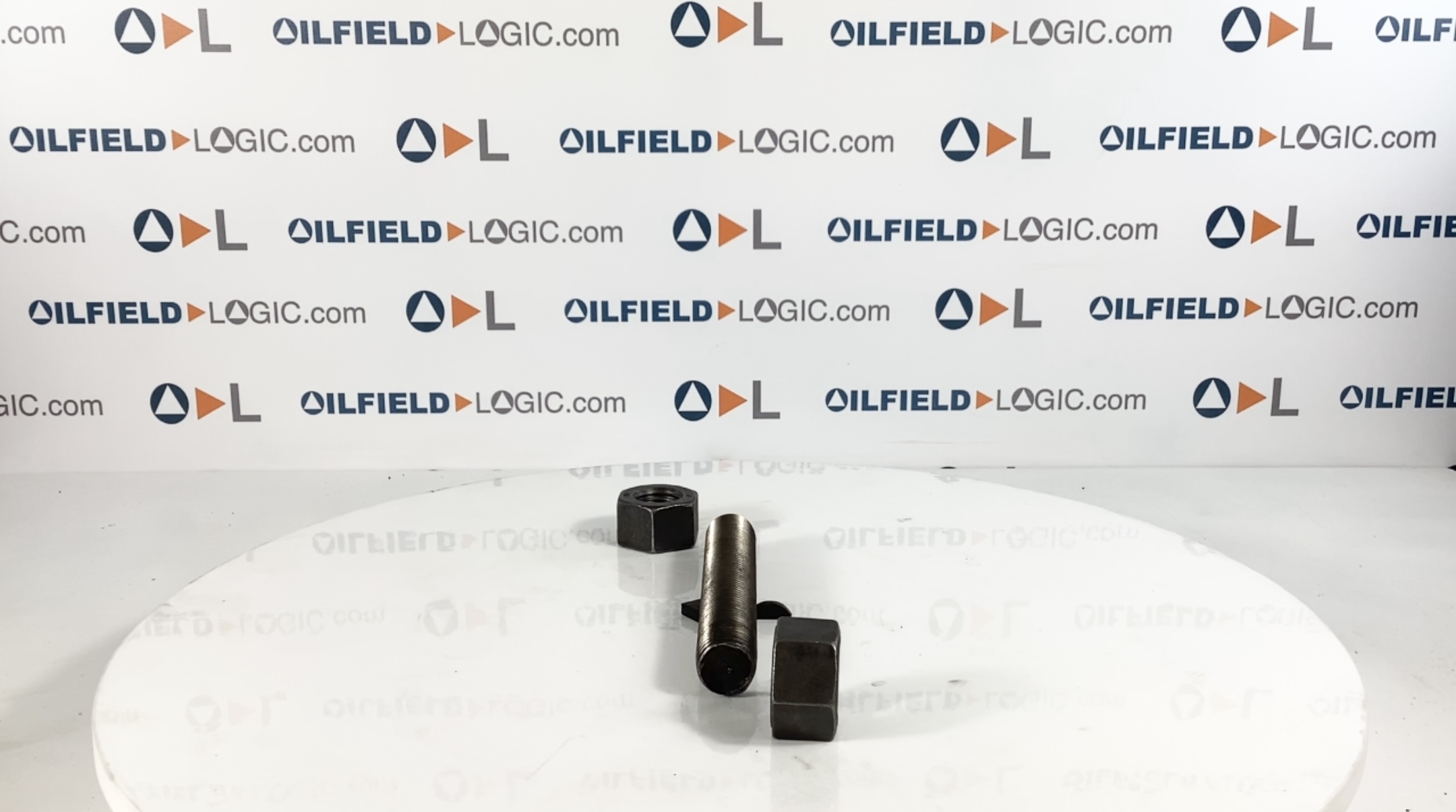 Stud, THD, 1-1/8"-8x7-1/2", B-7