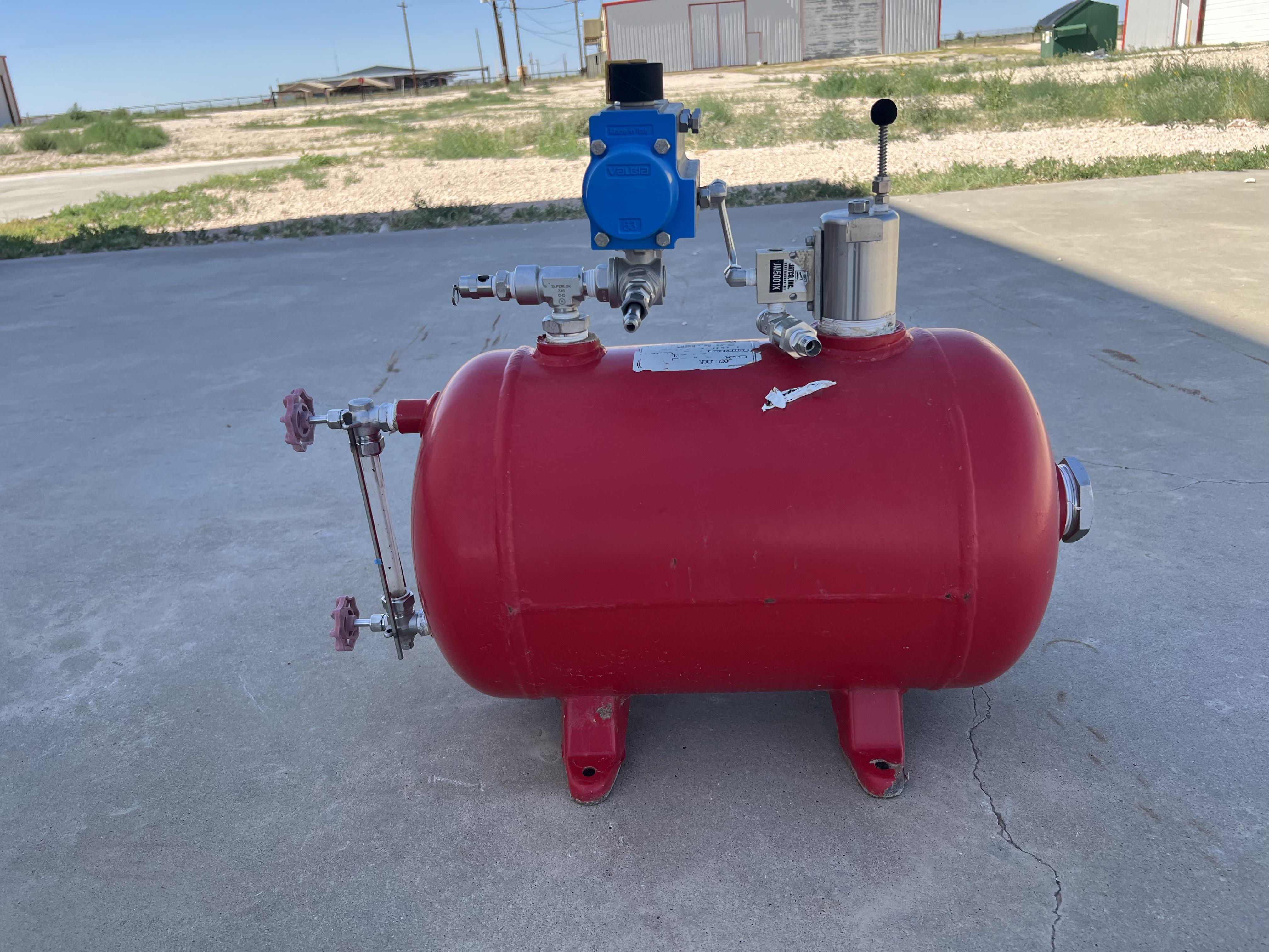 Used Blowcase, Horizontal, 8.9 gal, 200#