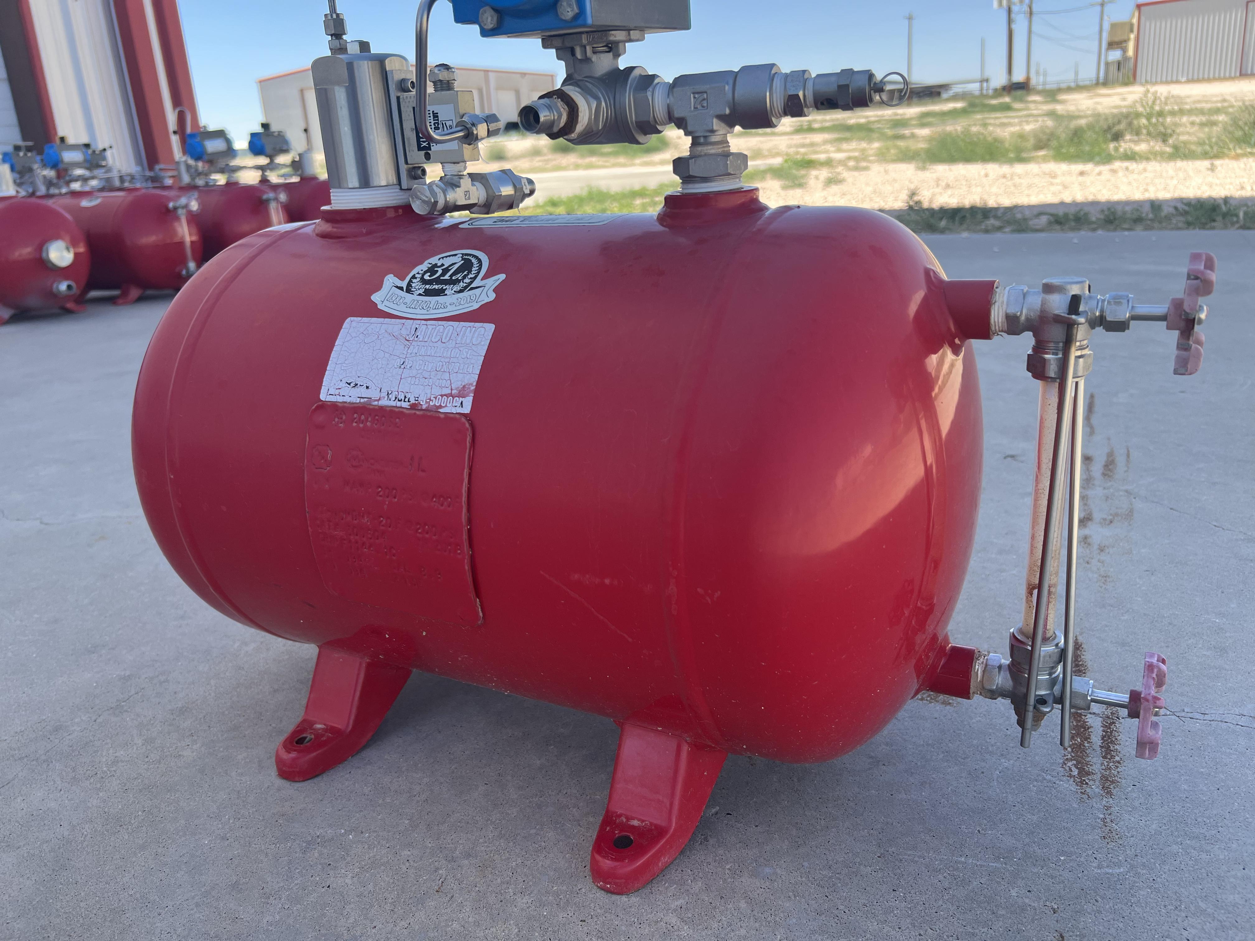 Used Blowcase, Horizontal, 8.9 gal, 200#