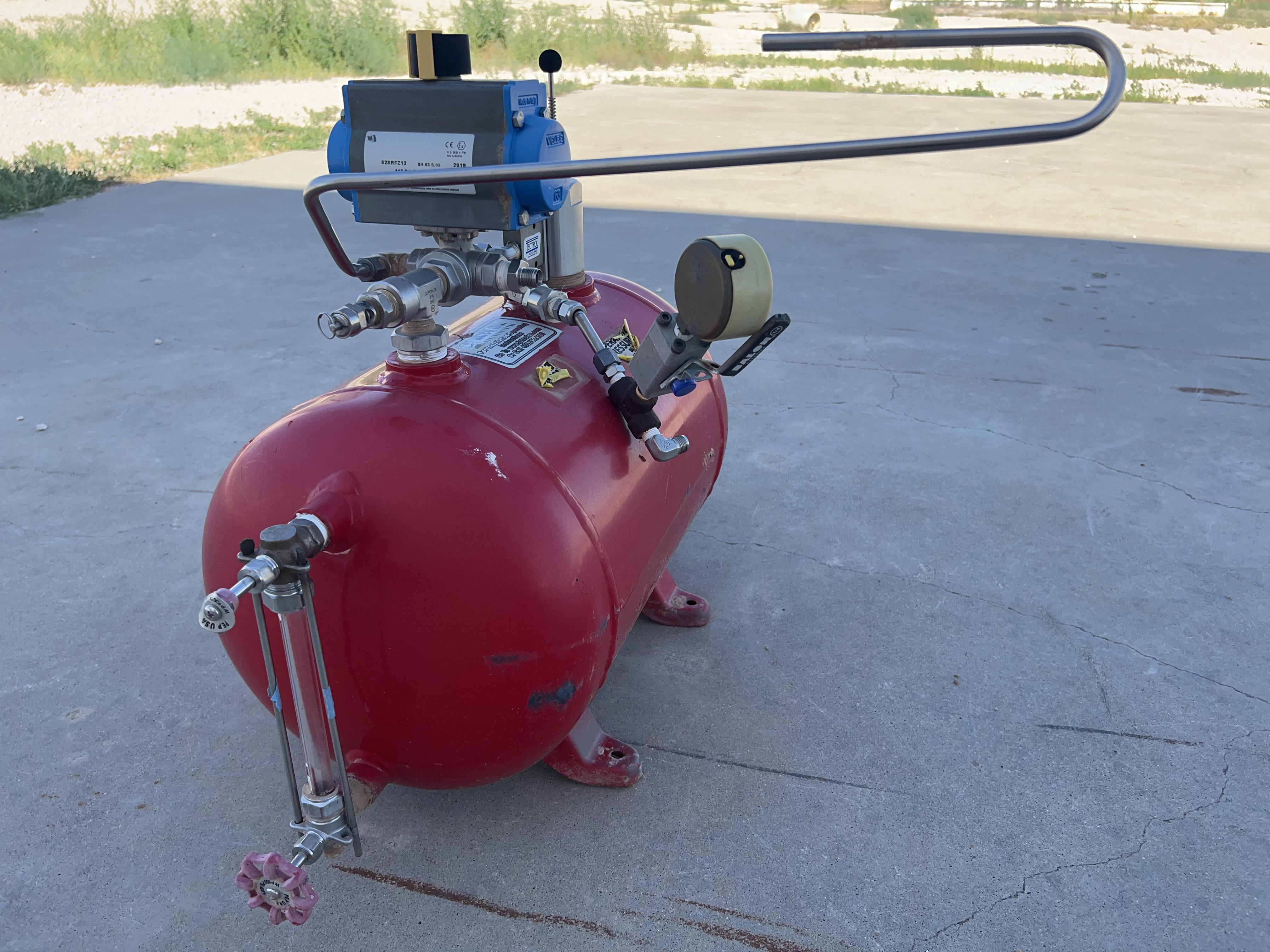 Used Blowcase, Horizontal, 8.9 gal, 200#