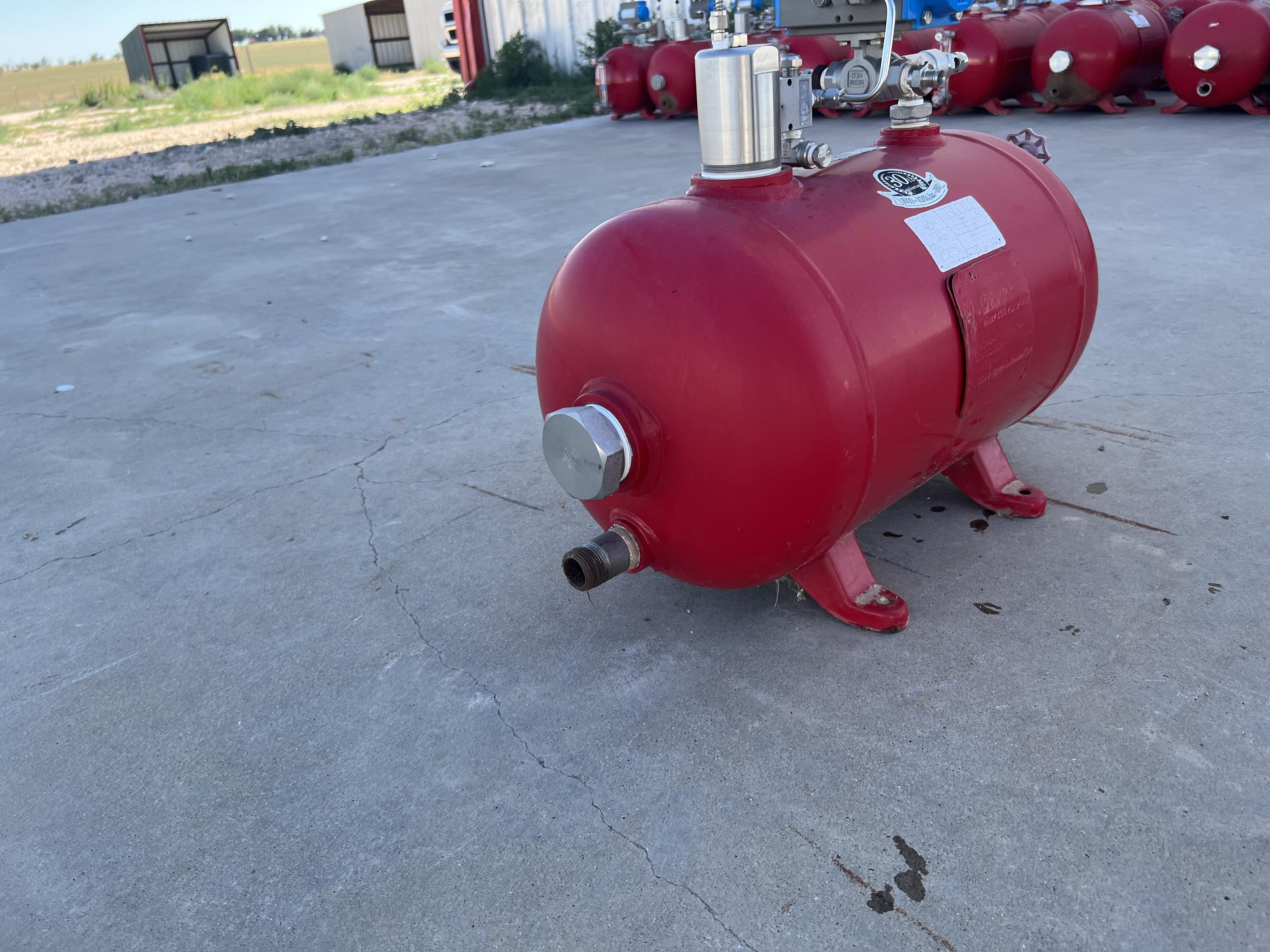 Used Blowcase, Horizontal, 8.9 gal, 200#