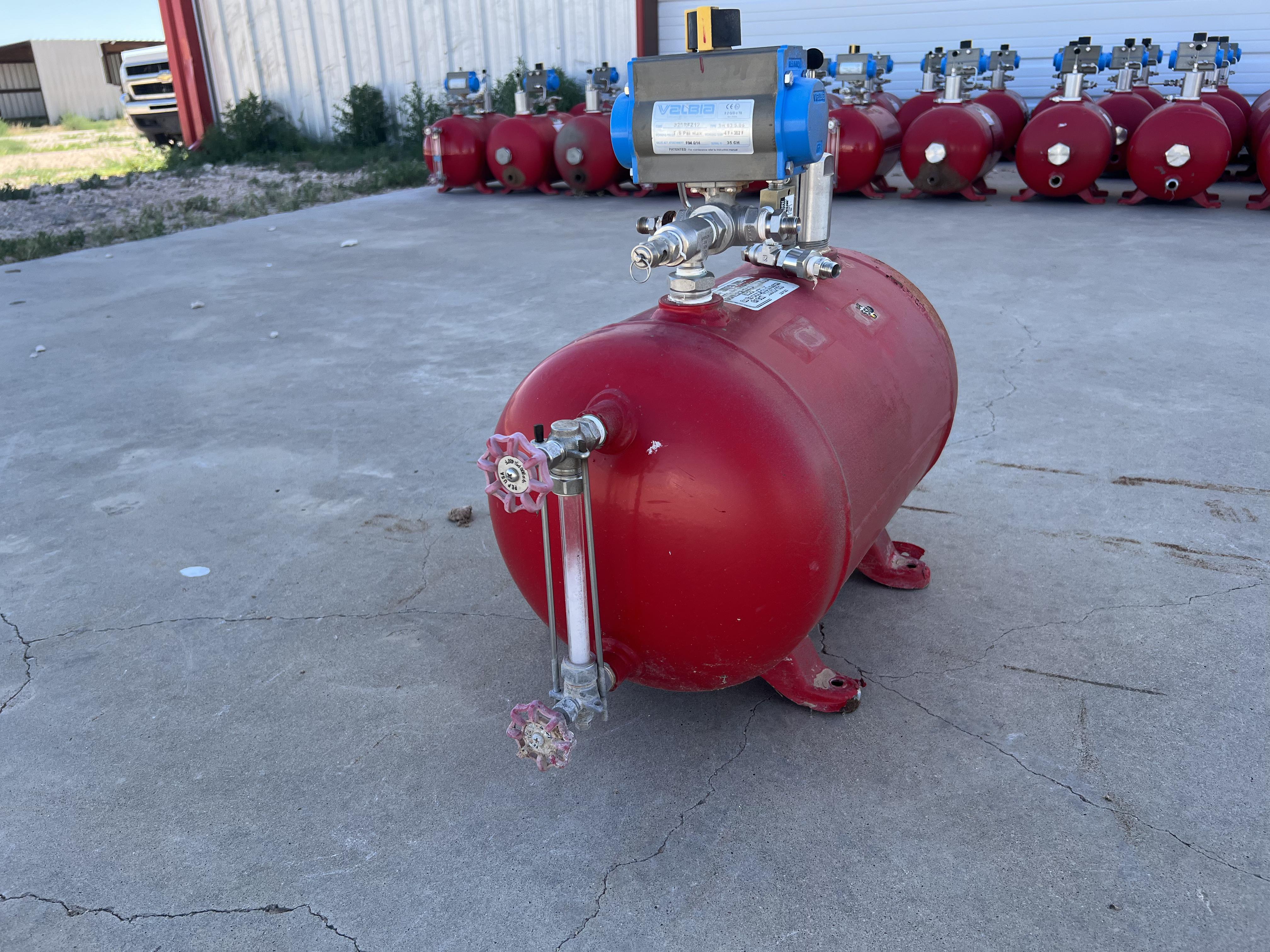 Used Blowcase, Horizontal, 8.9 gal, 200#