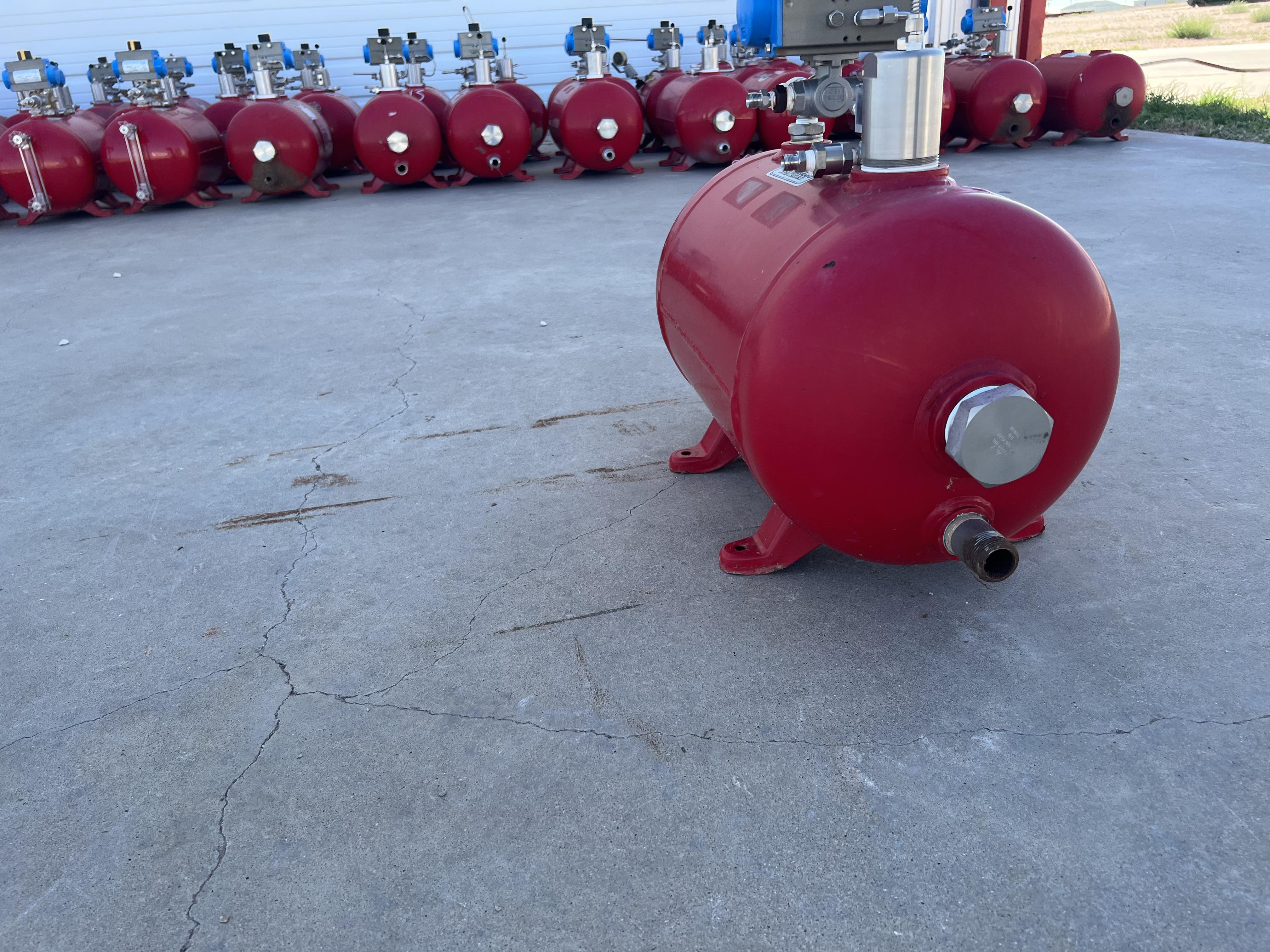 Used Blowcase, Horizontal, 8.9 gal, 200#