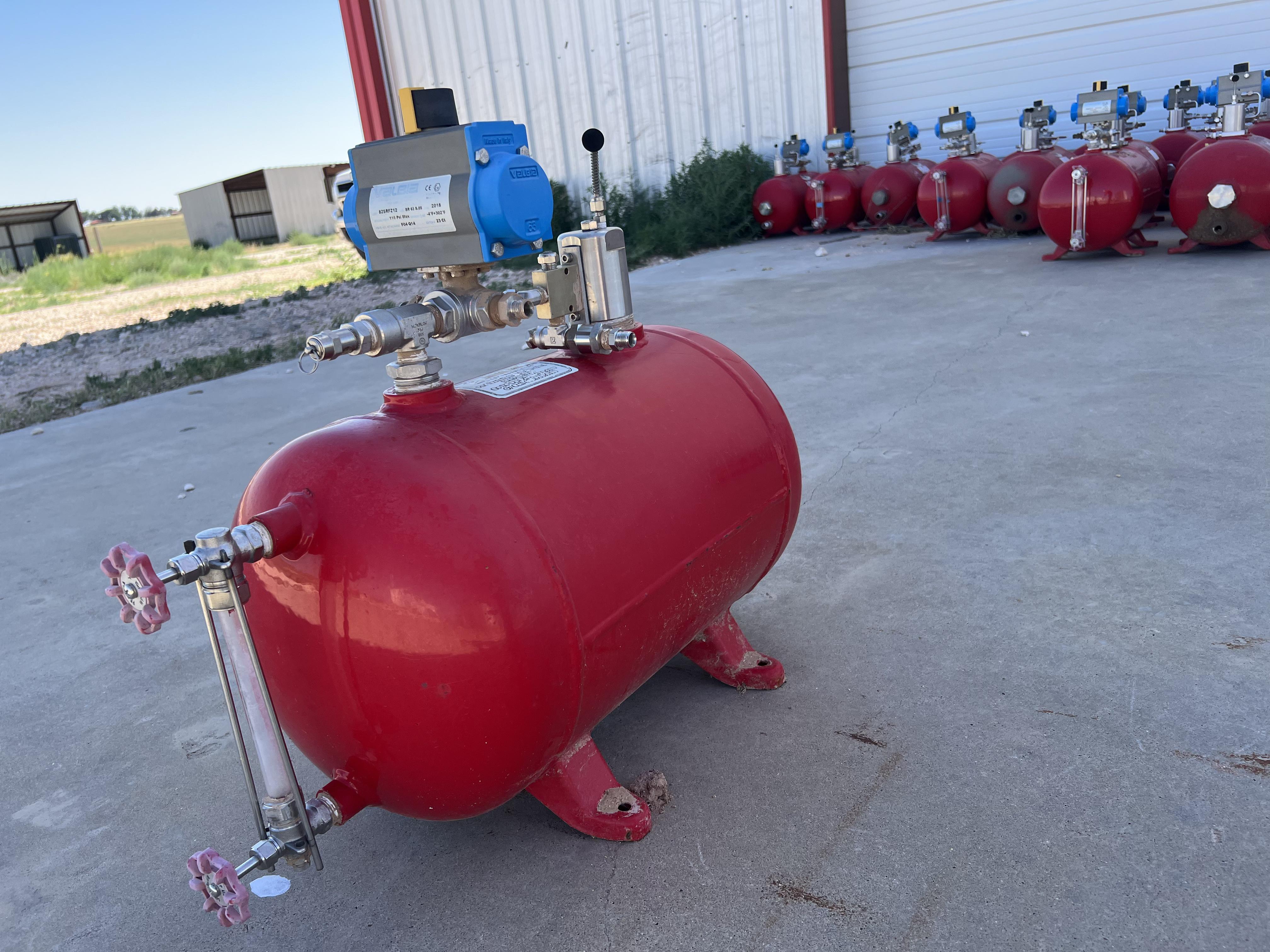 Used Blowcase, Horizontal, 8.9 gal, 200#