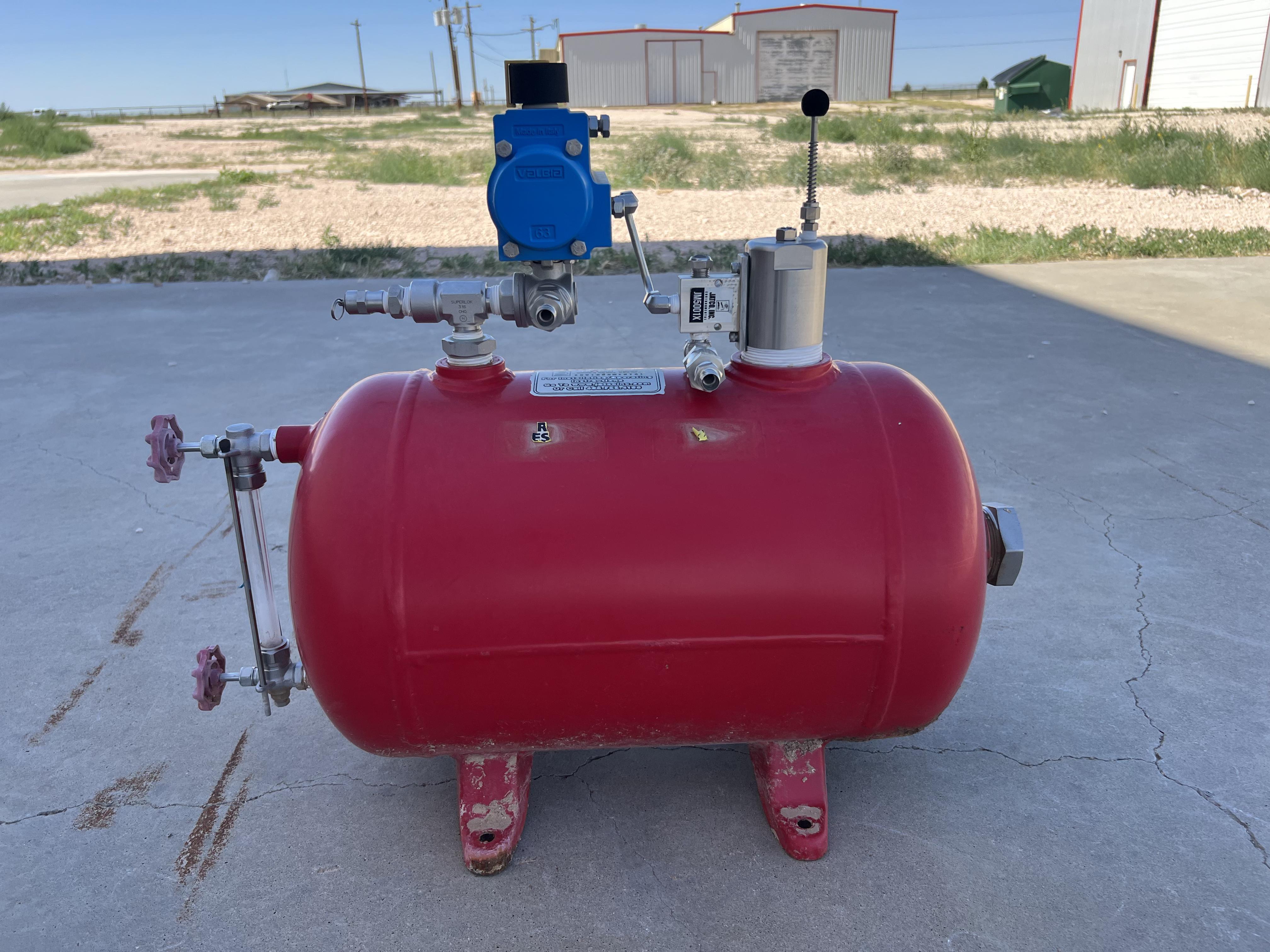 Used Blowcase, Horizontal, 8.9 gal, 200#