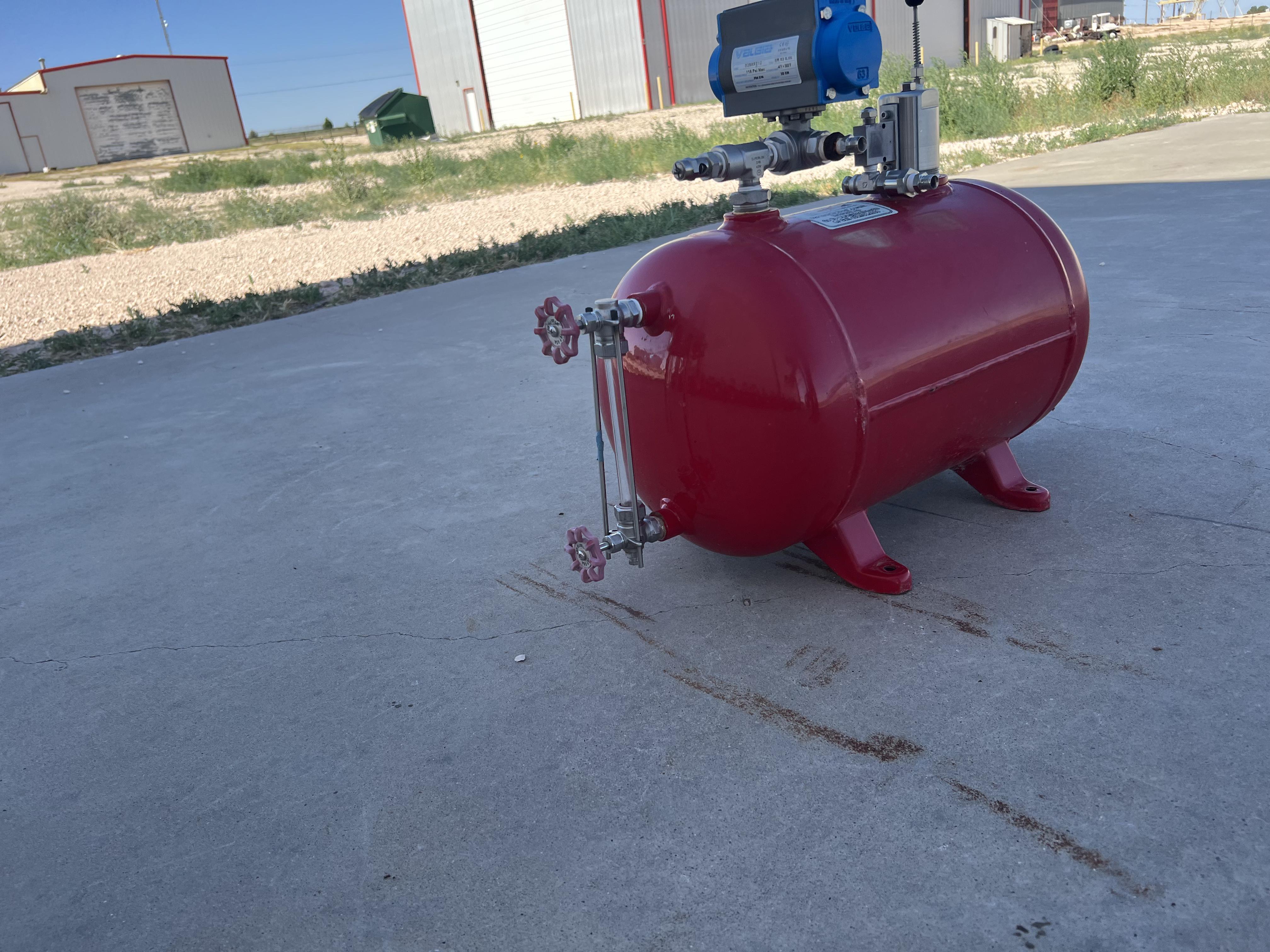Used Blowcase, Horizontal, 8.9 gal, 200#