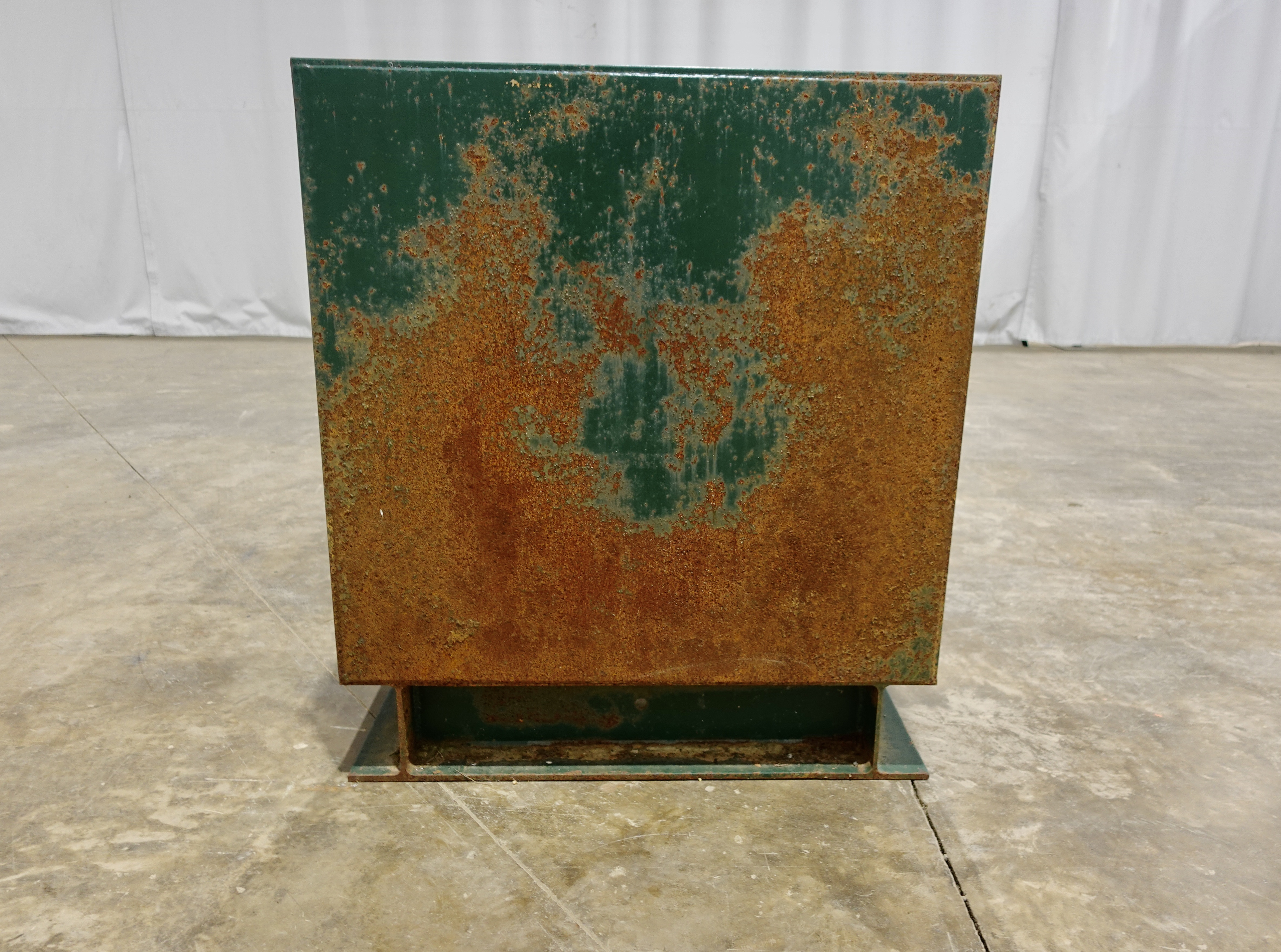 Used Sand Trap, Gravity, 16"x8', 3000#