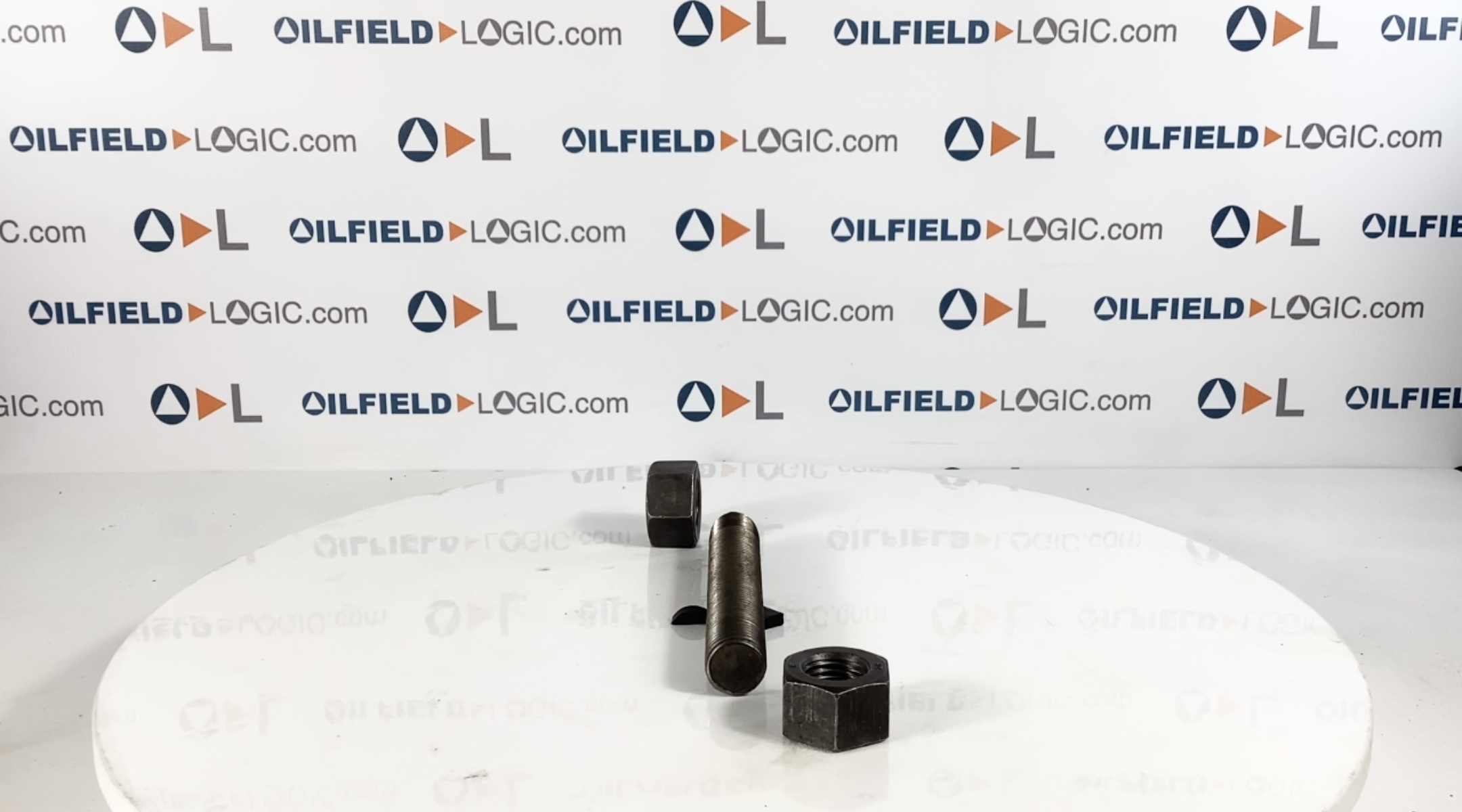 Stud, THD, 1-1/8"-8x7-1/2", B-7