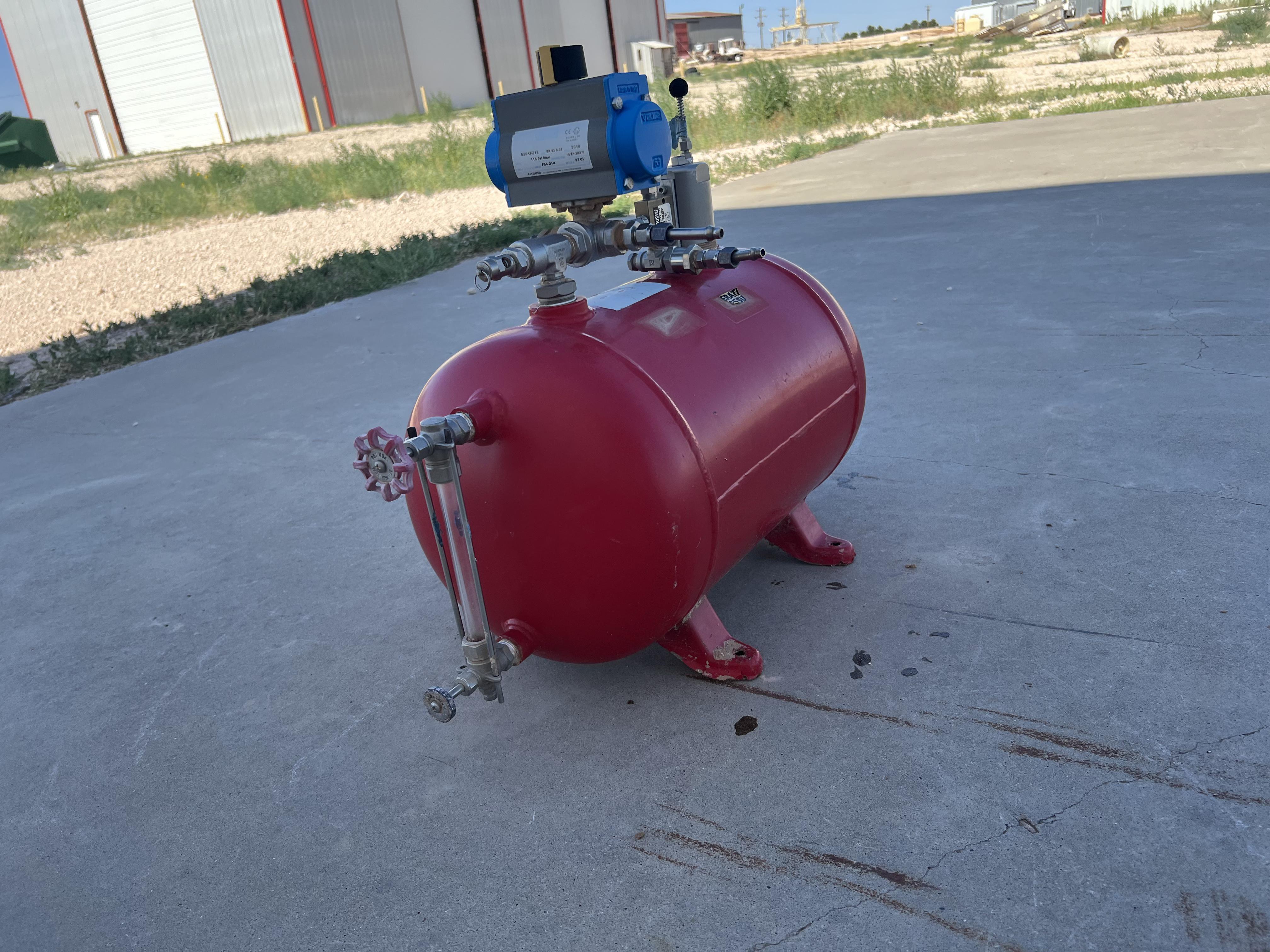 Used Blowcase, Horizontal, 8.9 gal, 200#