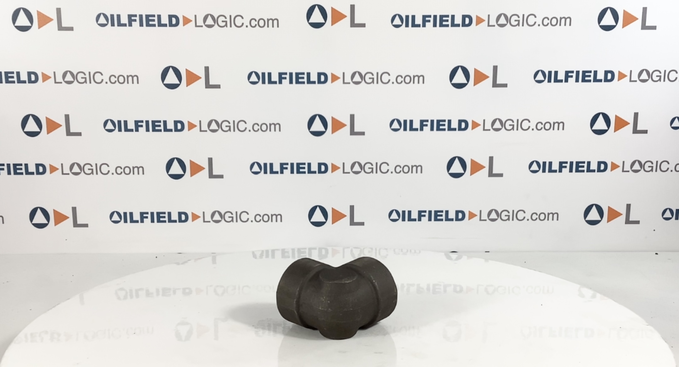 Elbow, THD, 1-1/2", FNPT, 2M, SA105