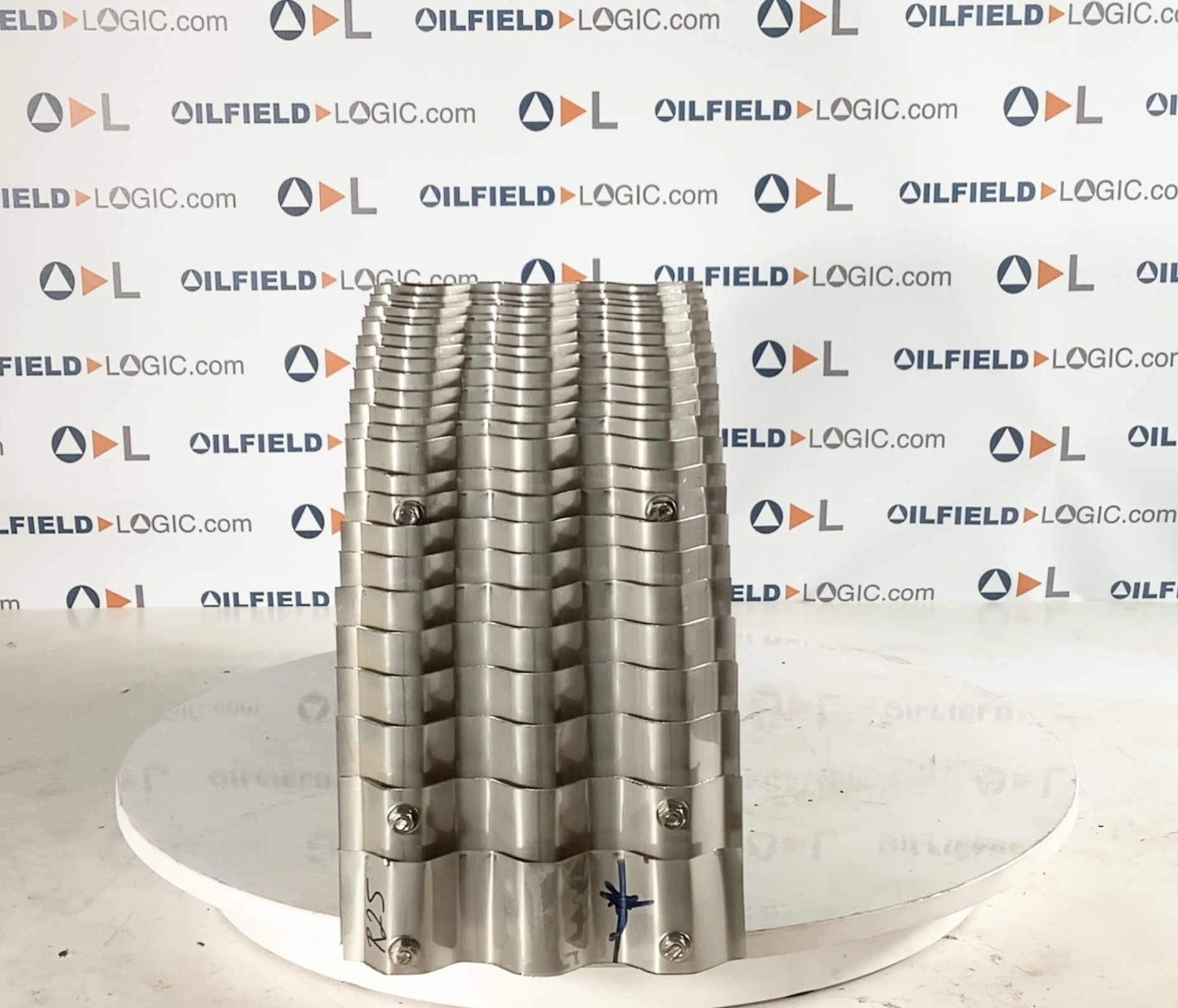 Vein Pack, Half Moon, 27"x11-3/4"x8"