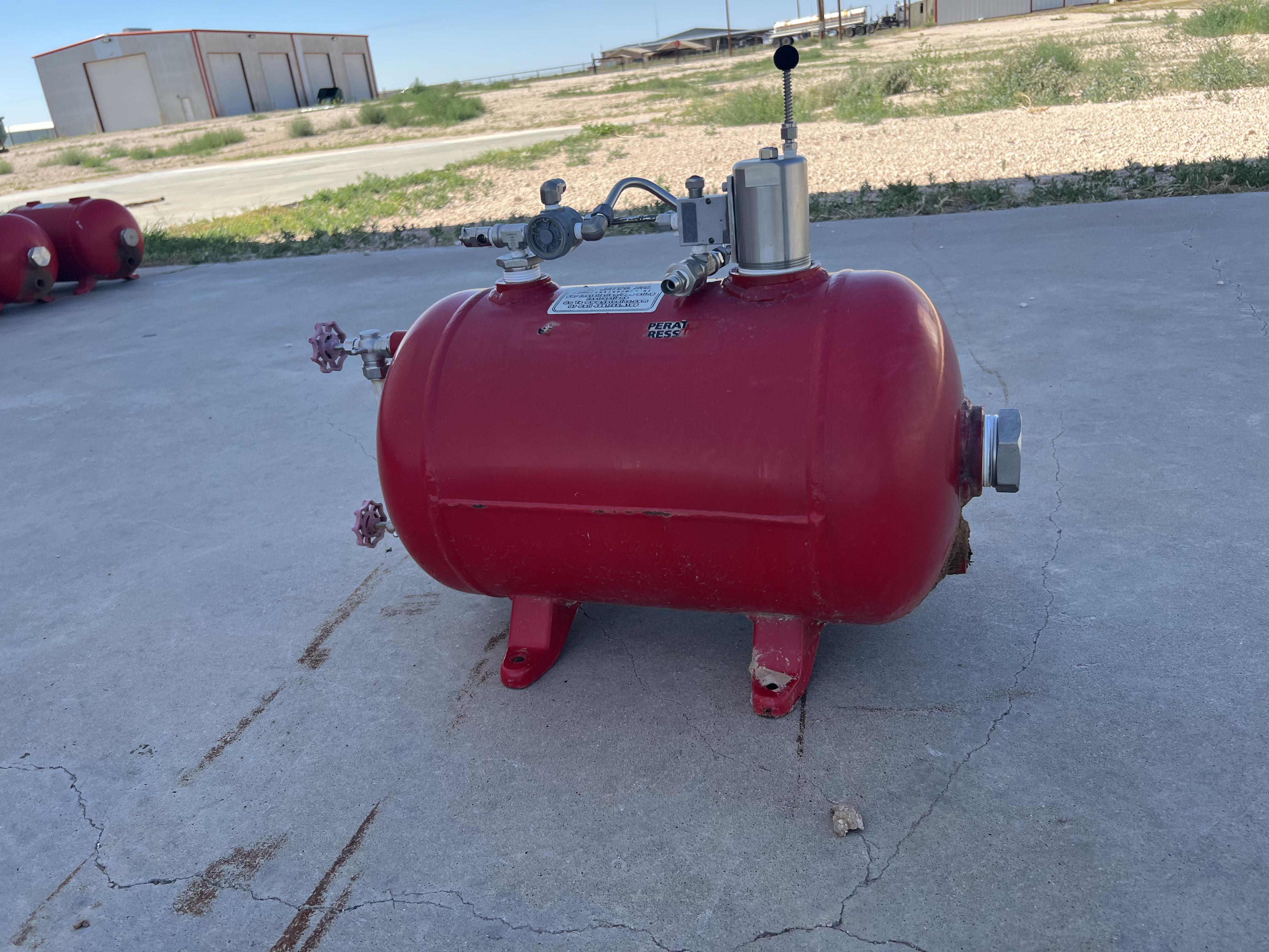 Used Blowcase, Horizontal, 8.9 gal, 200#
