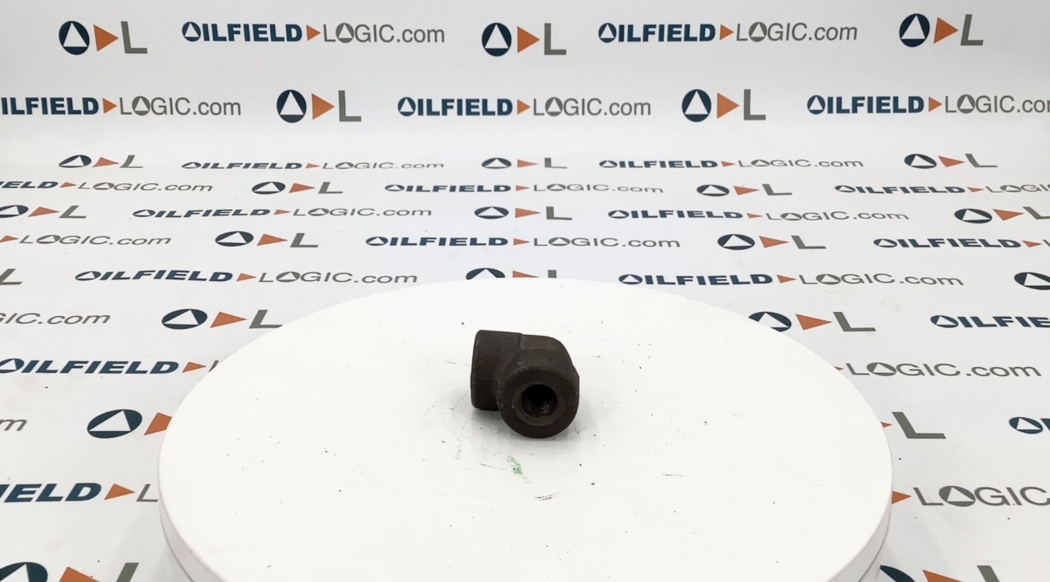 Elbow, THD, 3/8", FNPT, 3M, SA105