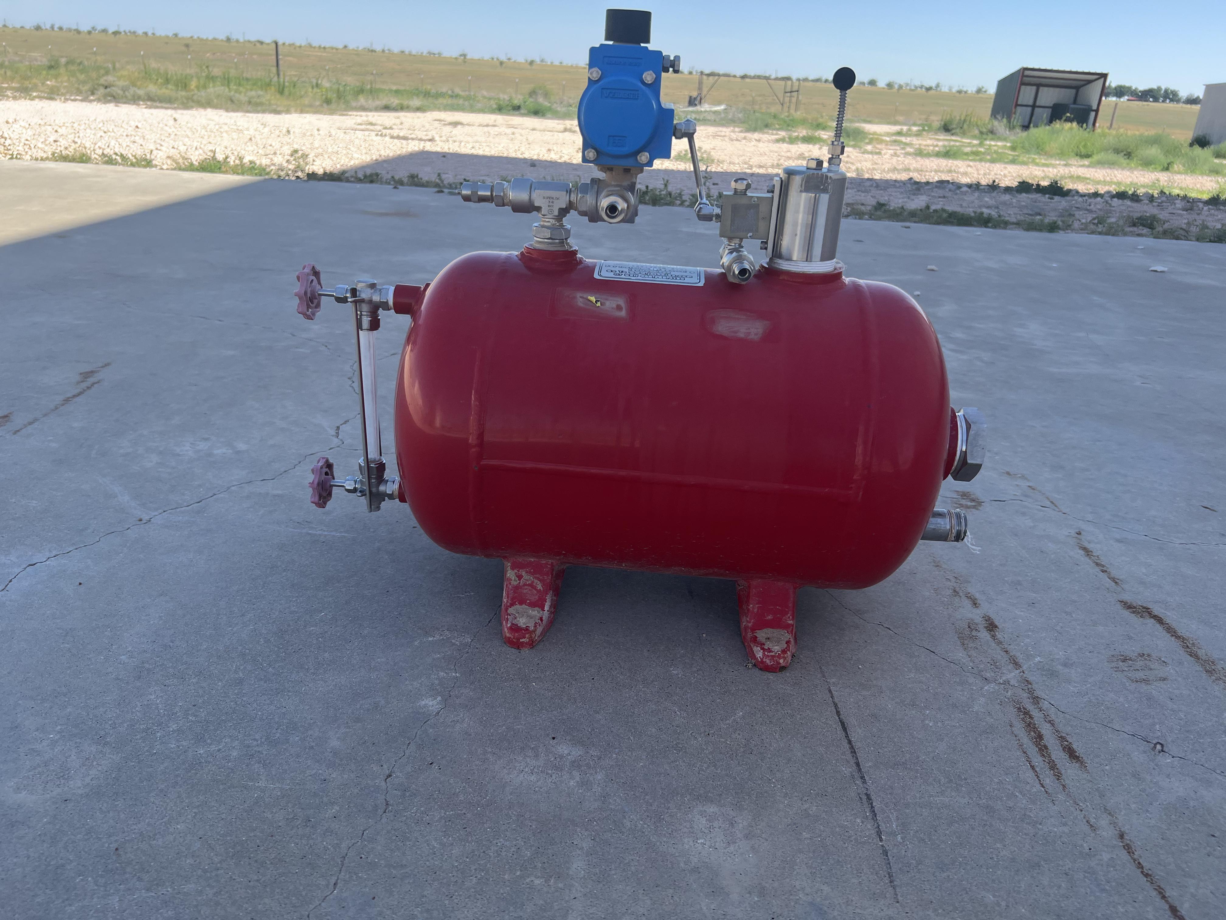 Used Blowcase, Horizontal, 8.9 gal, 200#